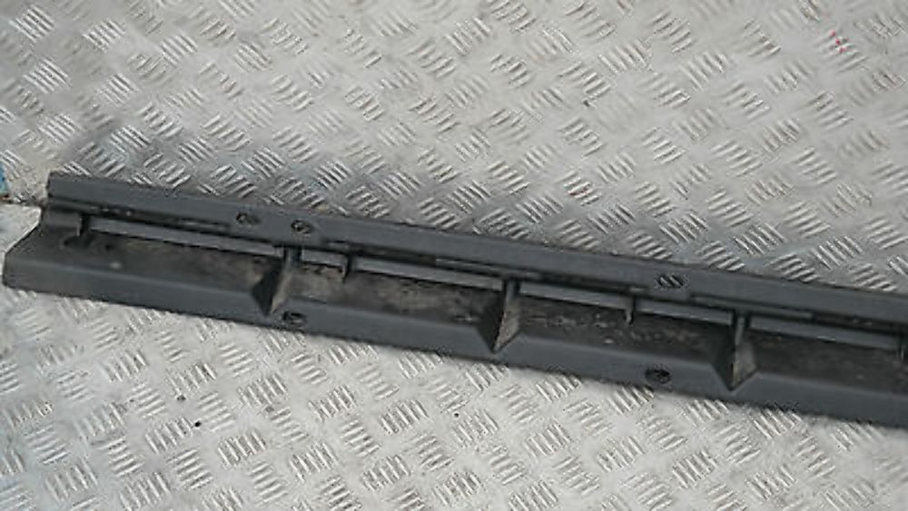 BMW X5 SERIES E53 MOUNT RIGHT O/S SIDE DOOR SILL COVER SKIRT 51718408710 8408710