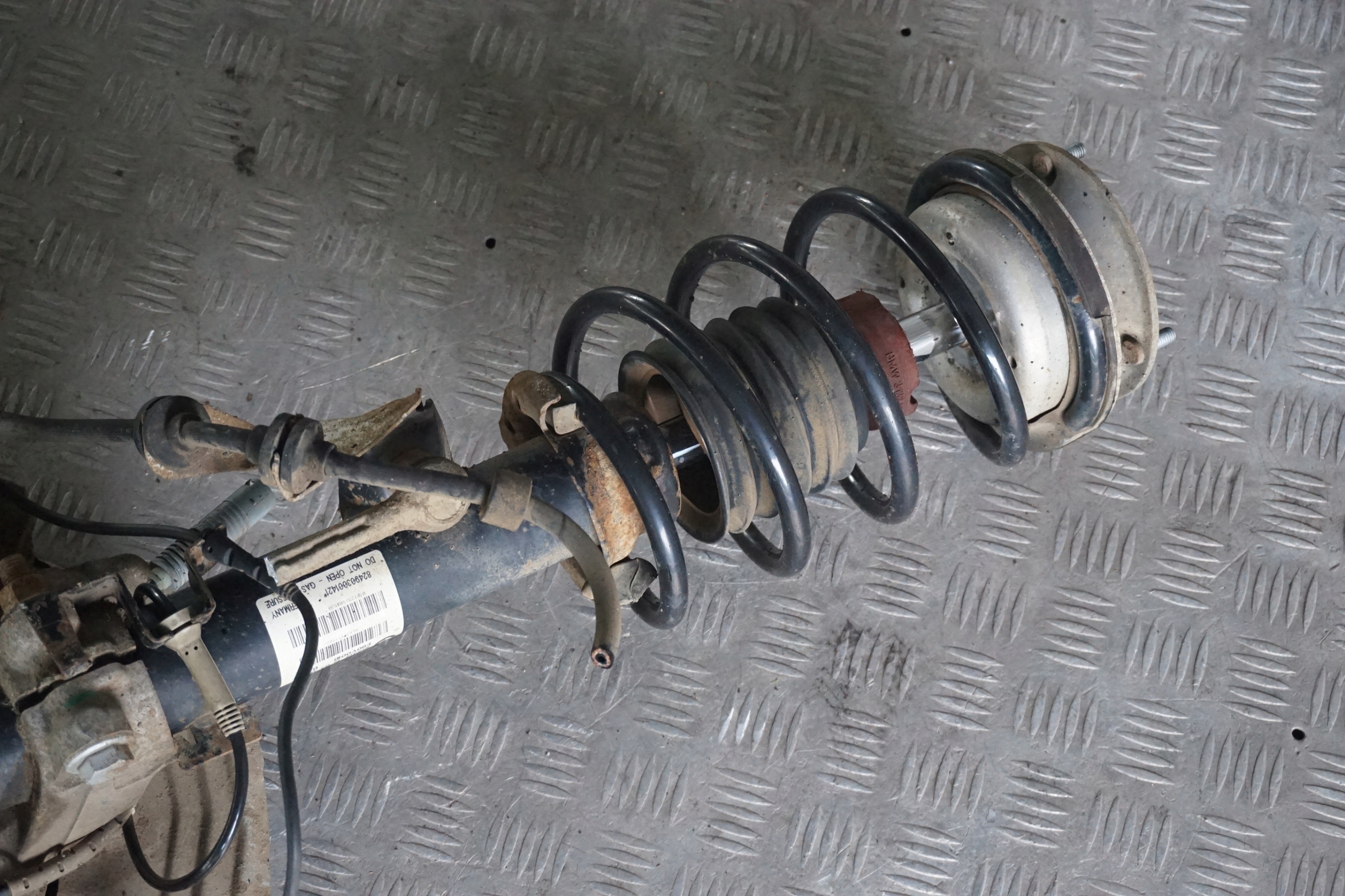 BMW 3 Series E90 325d M57N2 Front Left N/S Spring Strut Leg Suspension