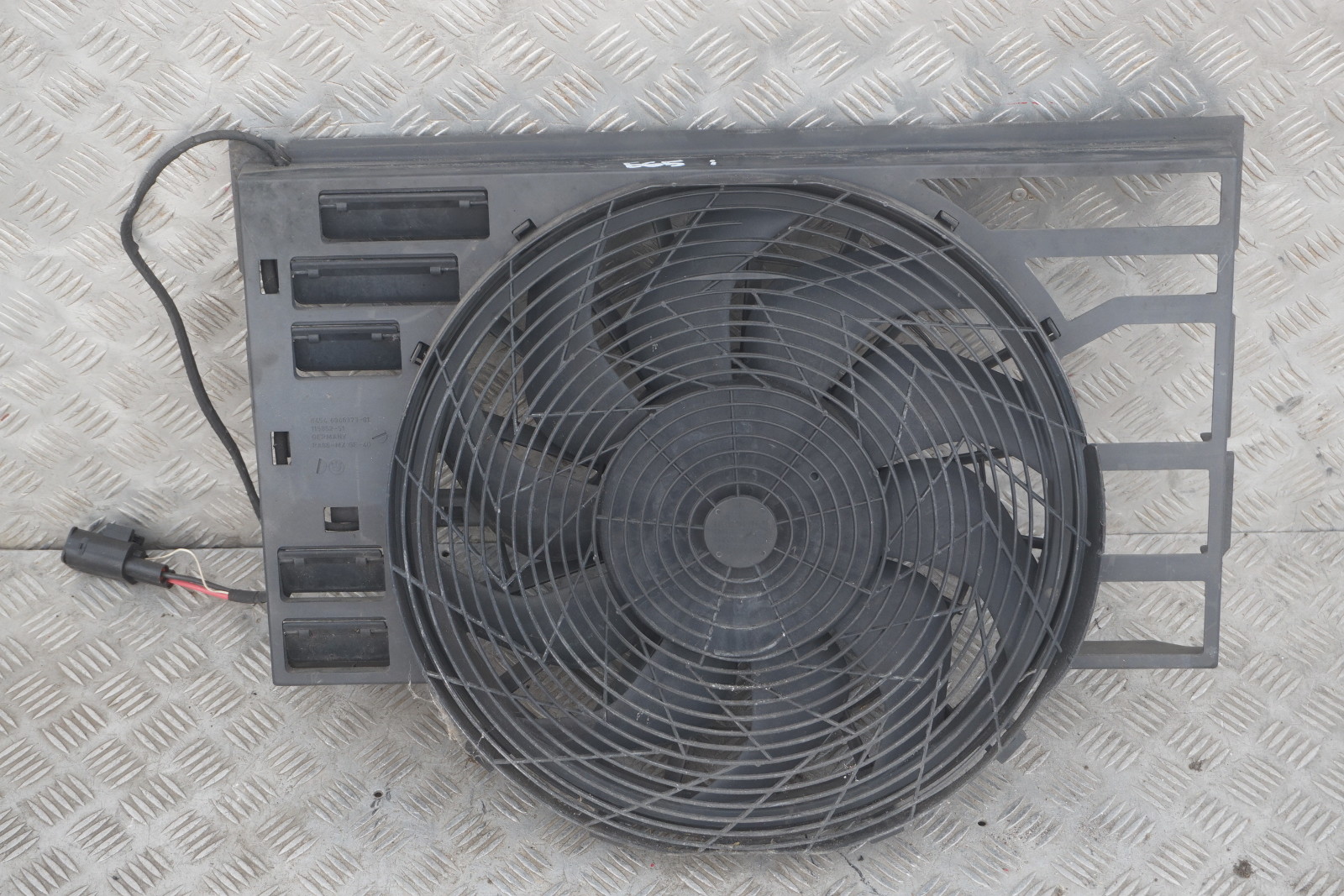 BMW Série 7 E65 745d M67N Moteur Refroidissement Radiateur Ventilateur 6946373