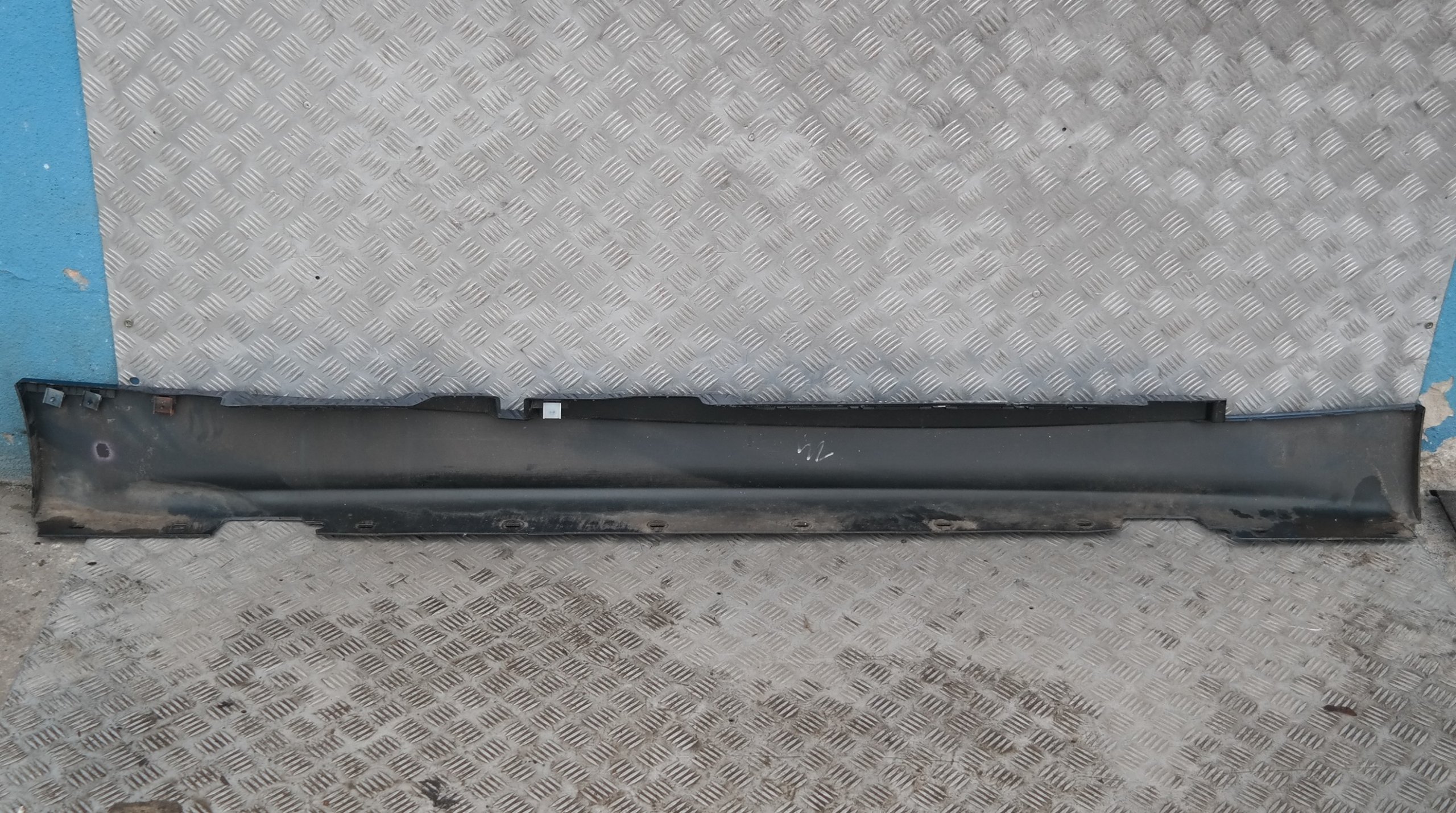 BMW 1 SERIES 7 E87 Sill Strip Side Skirt Left N/S Sydneyblau Sydney Blue - A19