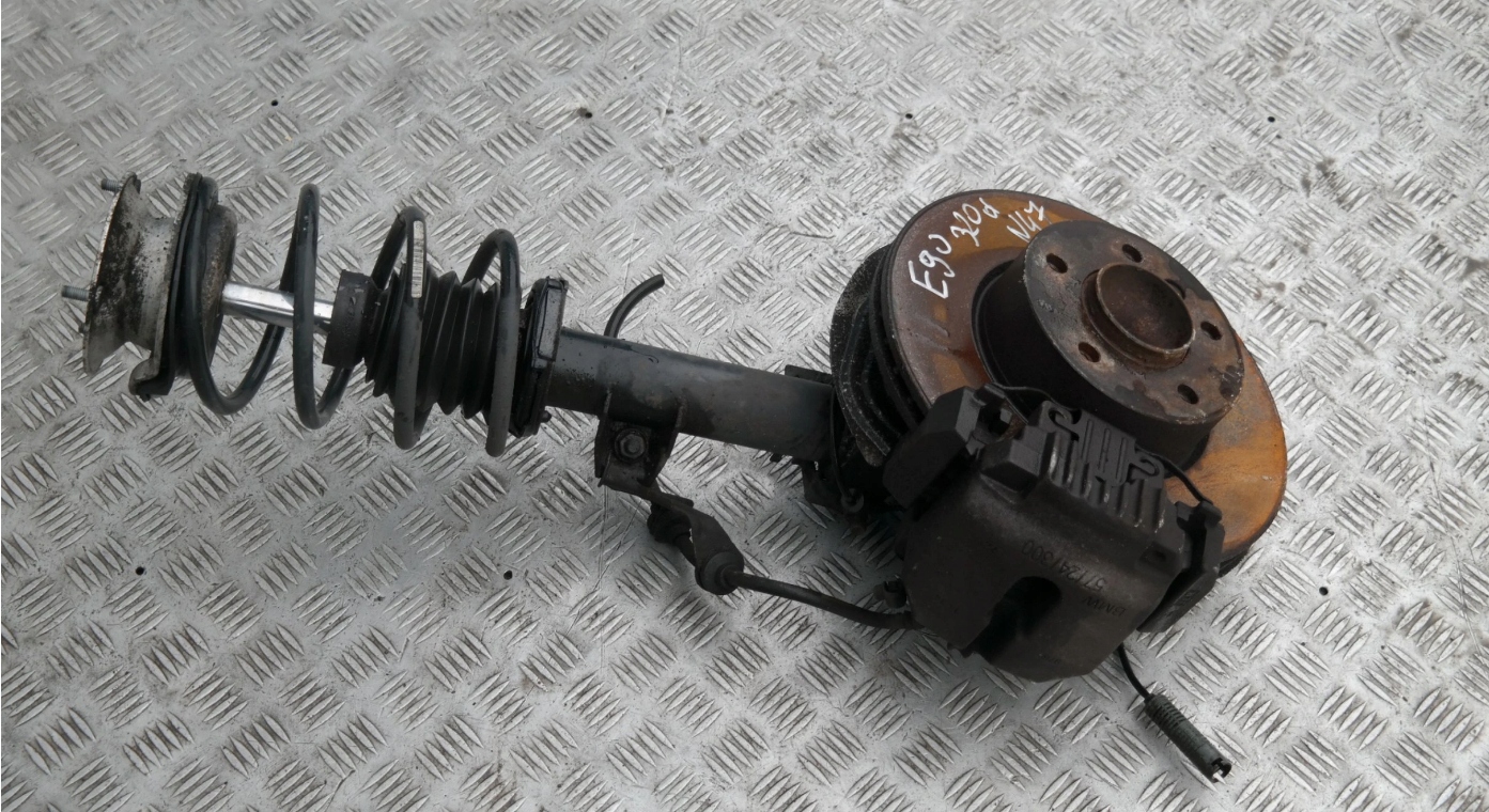 BMW 3 Series E90 320i N46 FRONT RIGHT O/S SPRING STRUT LEG SUSPENSION BRAKE HUB