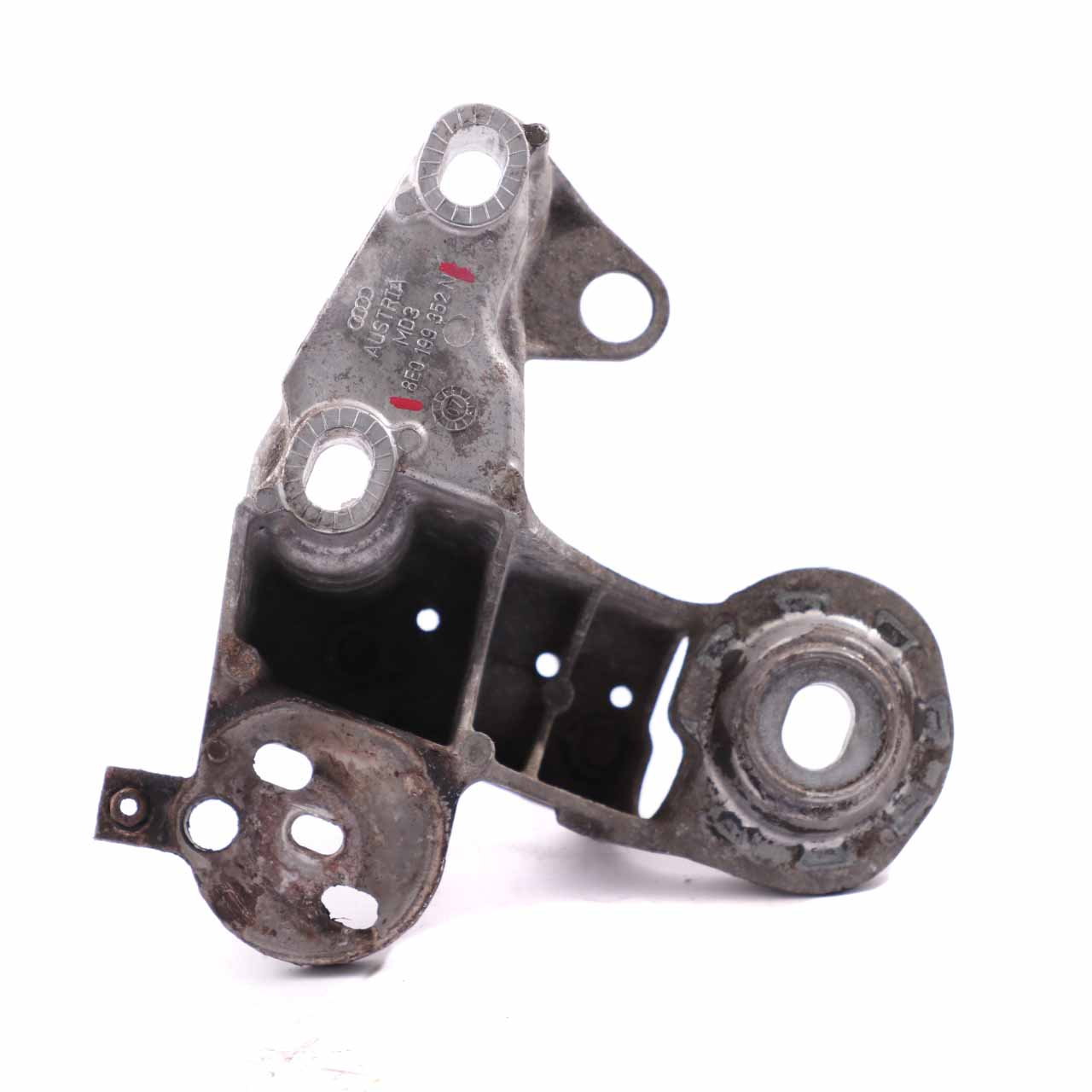 Audi A4 B7 2.0 TDI Engine Mount Right O/S Support Holder Bracket 8E0199352N