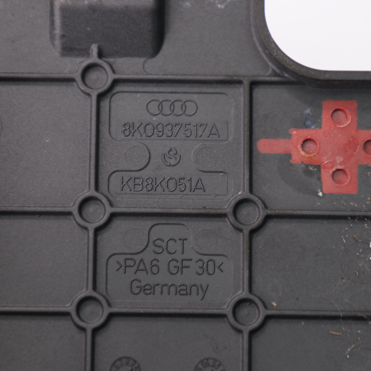 Audi A4 B8 A5 8T Batterie Postive Klemme Verteilerleiste Abdeckung  8K0937517A