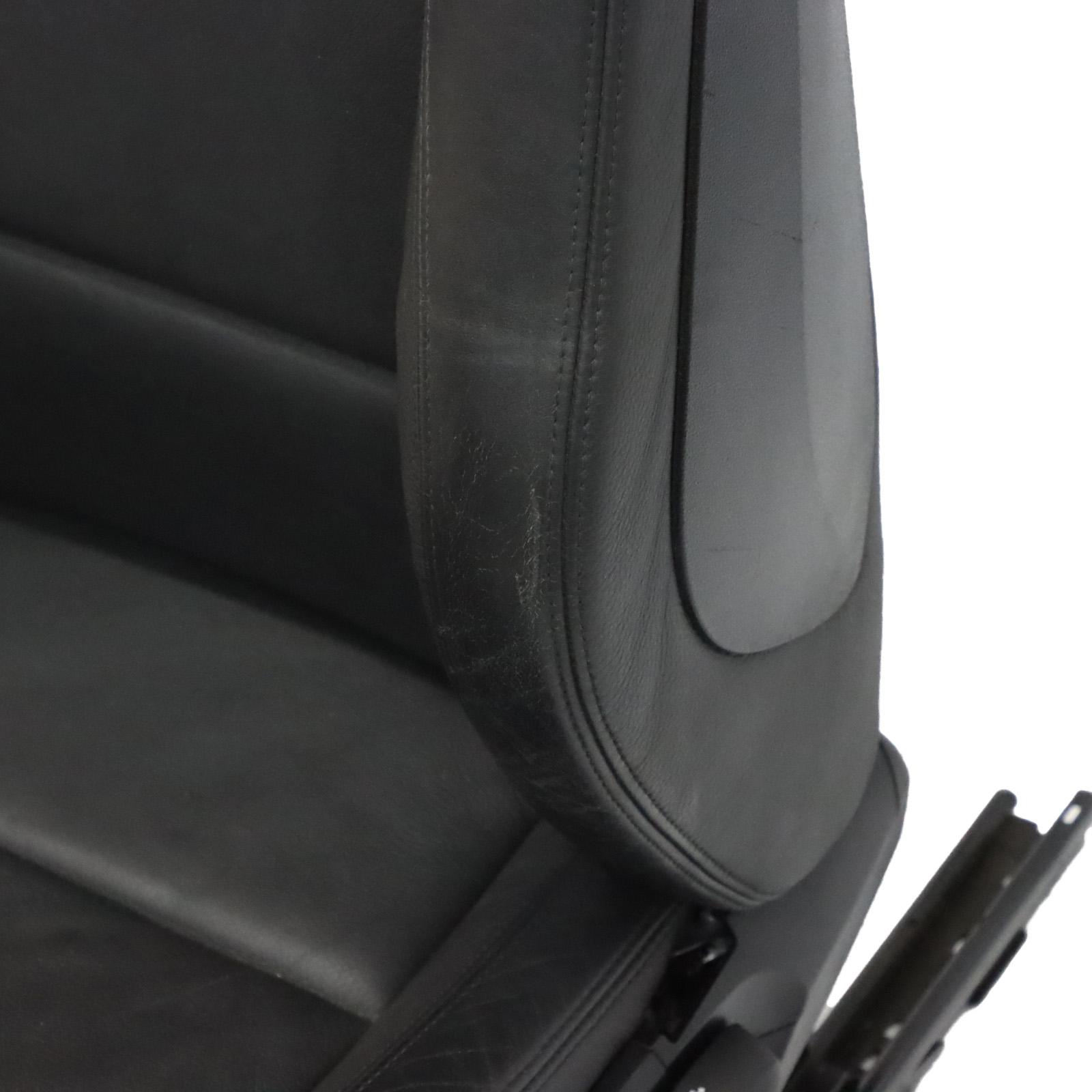 BMW E87 LCI Sport vorne links Sitz Schwarz Leder Boston Interieur