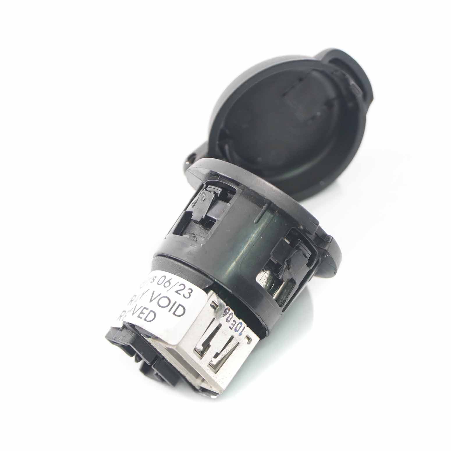 Peugeot 3008 USB AUX Stecker Schnittstelle Adapter Port Buchse 96647952XT