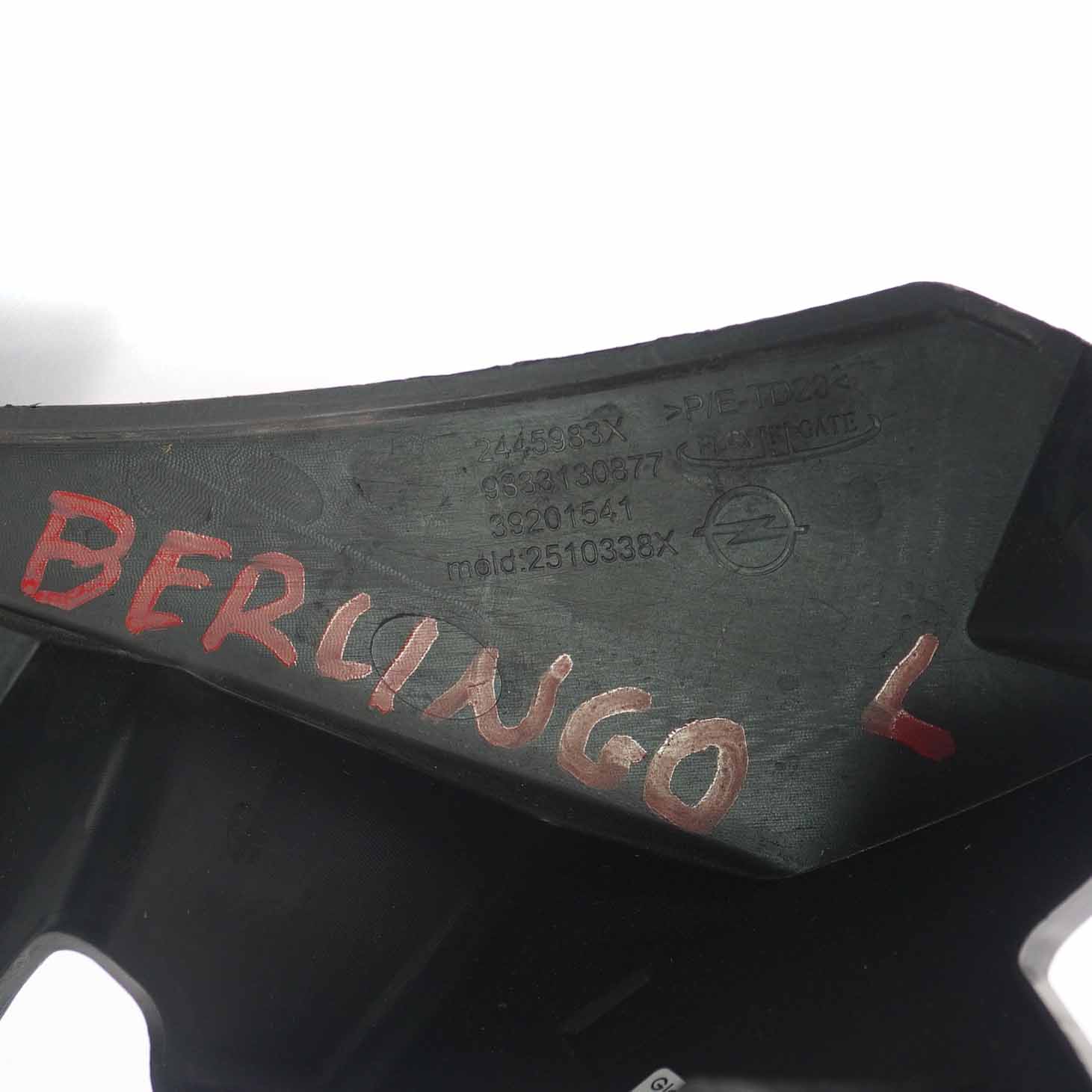 Citroen Berlingo Front Bumper Bracket Mount Left N/S Holder Trim 9833130877