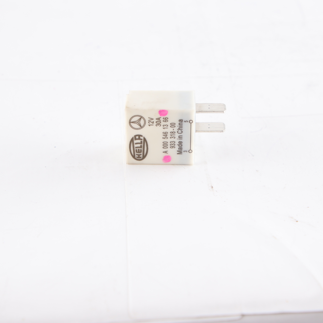 Mercedes W203 W209 Relay Unit Module 2 Pins White Hella A0005461366