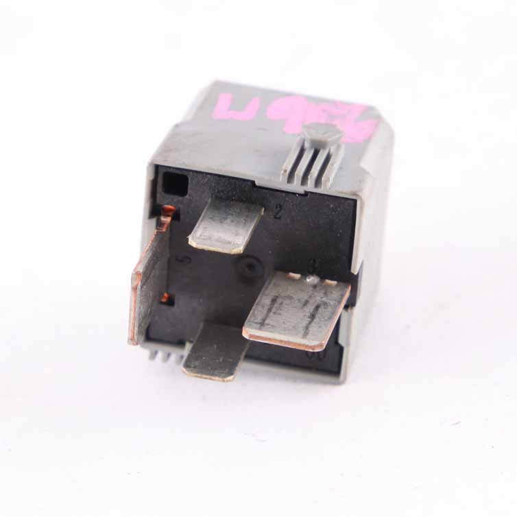 Relay Mercedes W203 W204 W212 W639 W906 4-Pin Grey Hella 12V A0025422619