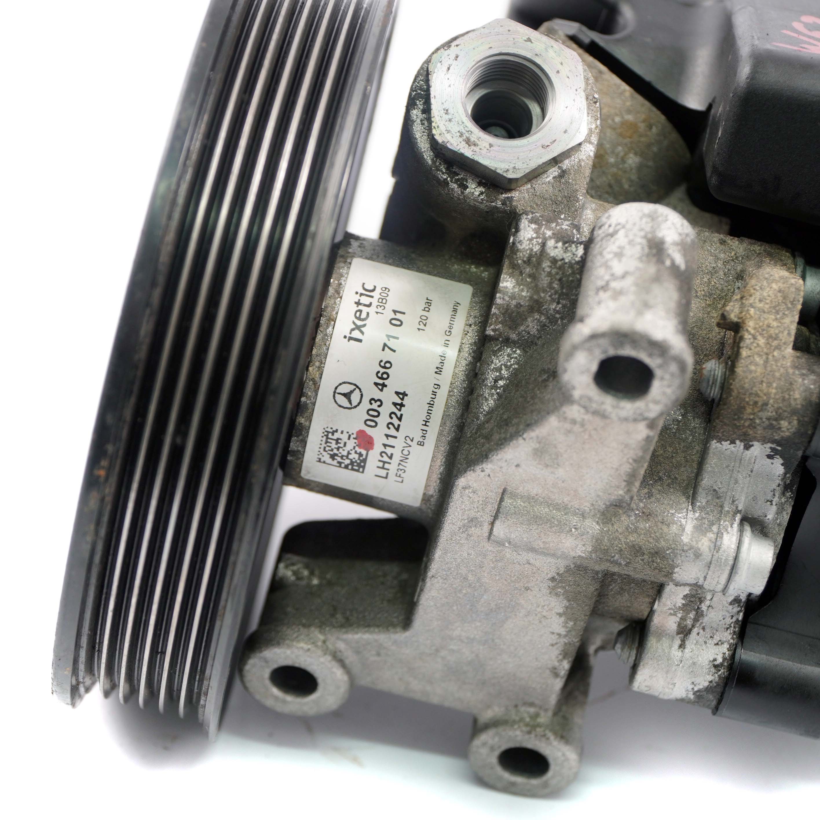 Mercedes W639 OM646 Diesel Power Steering Pump A0034667101