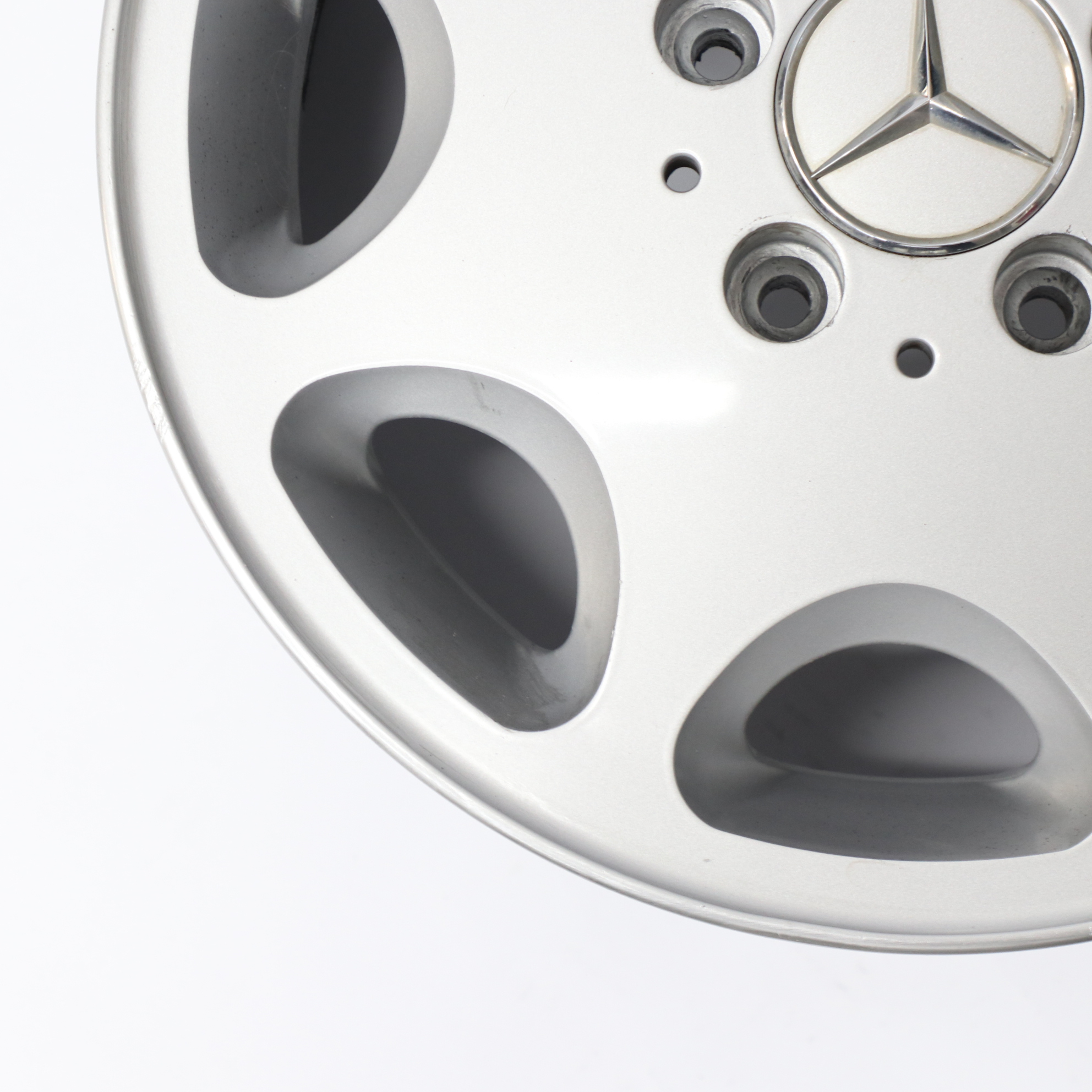 Mercedes W124 Silberne Leichtmetallfelge 15" 6,5J ET:44 8 Loch A1244011202