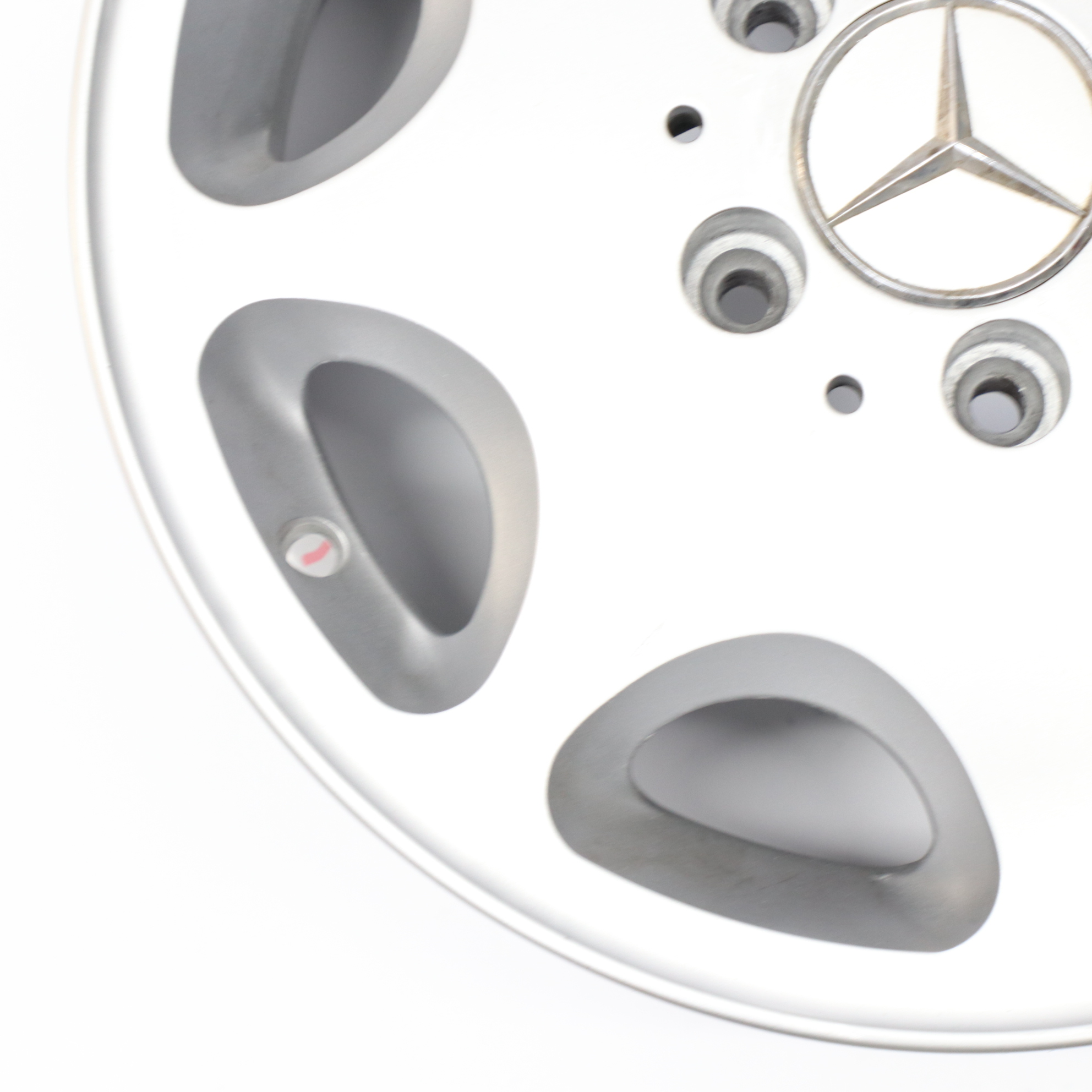 Mercedes W124 Silberne Leichtmetallfelge 15" 6,5J ET:44 8 Loch A1244011202