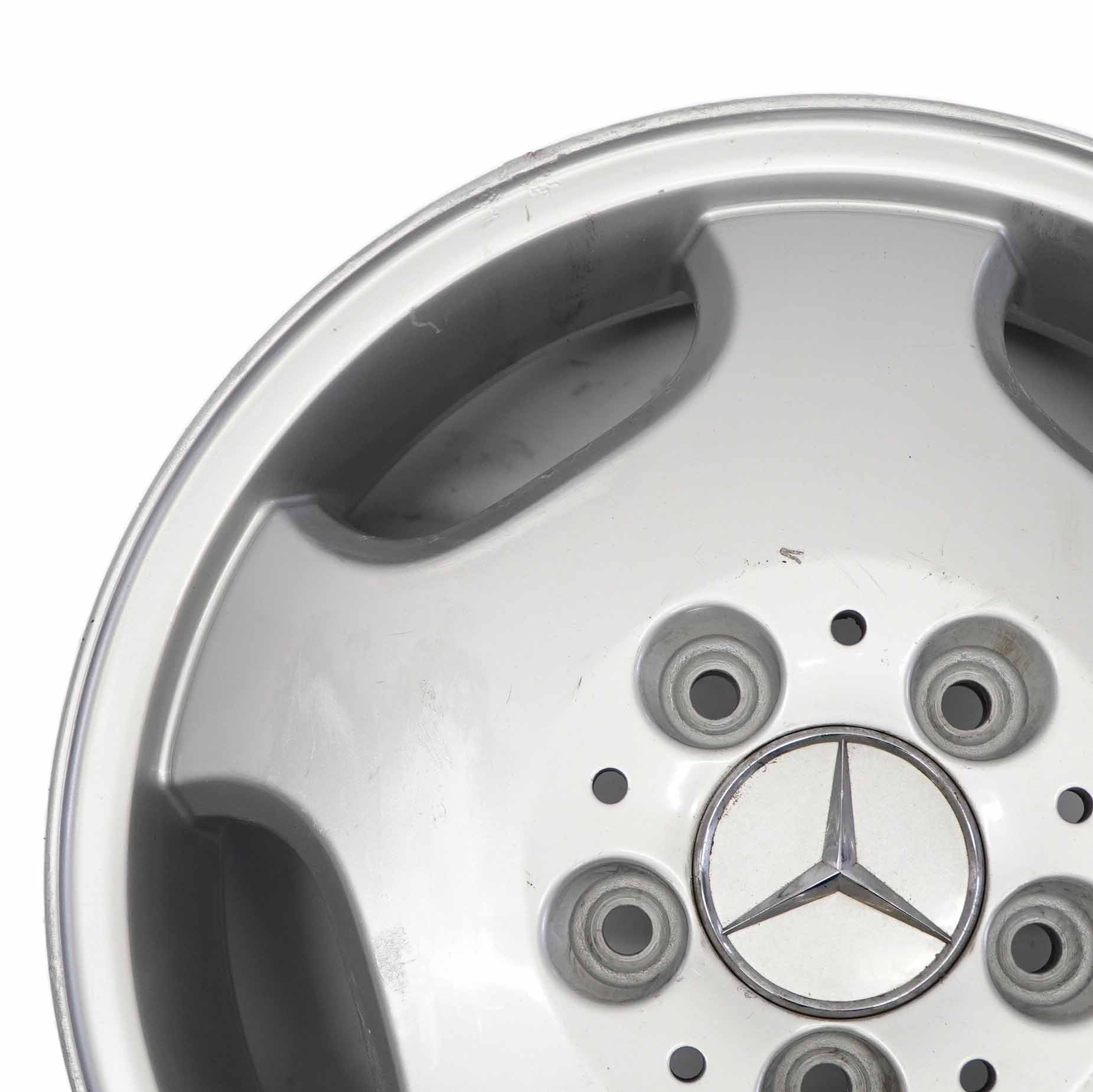 Mercedes W168 Silberne Leichtmetallfelge 15" 5.5J ET:54 A1684011702