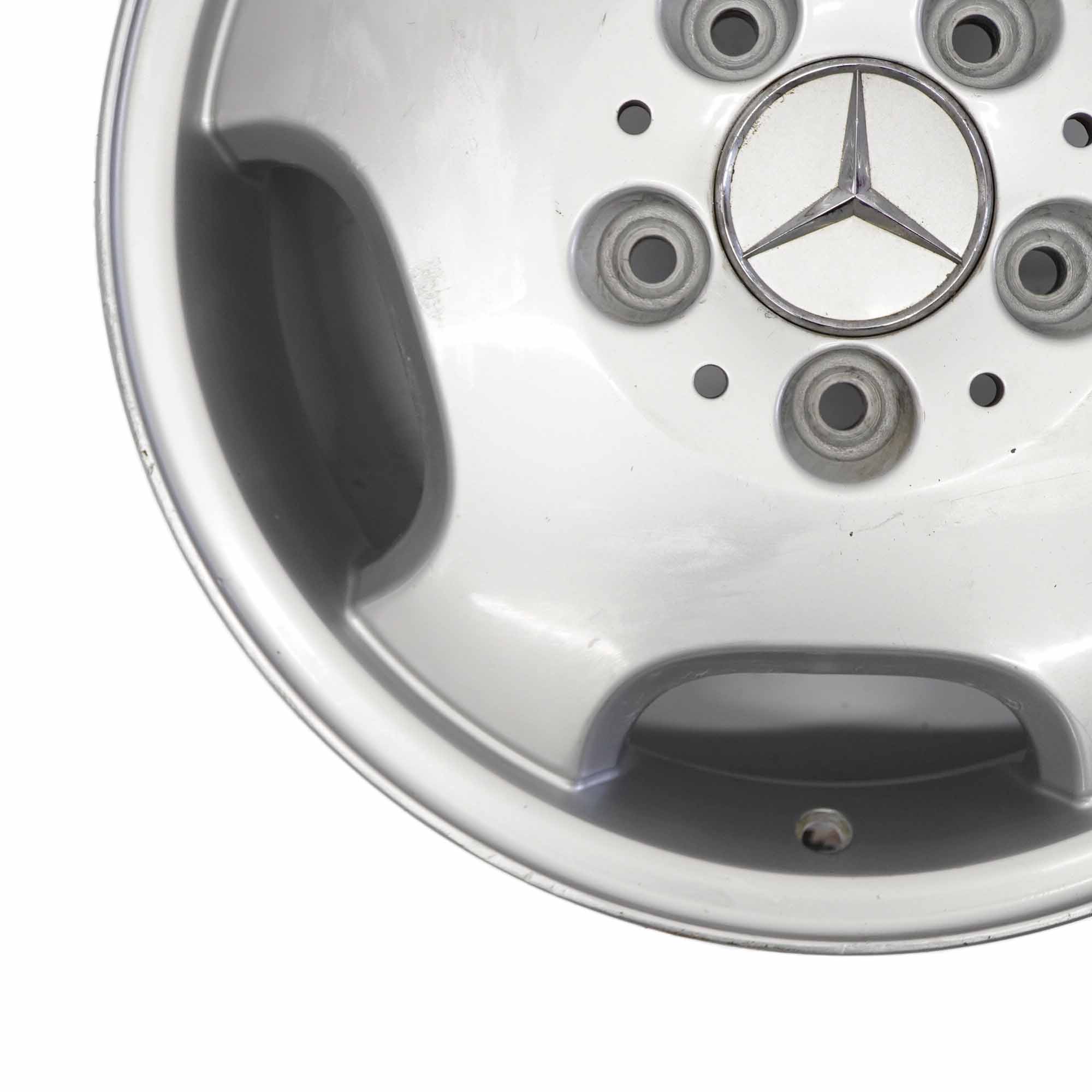 Mercedes W168 Silberne Leichtmetallfelge 15" 5.5J ET:54 A1684011702