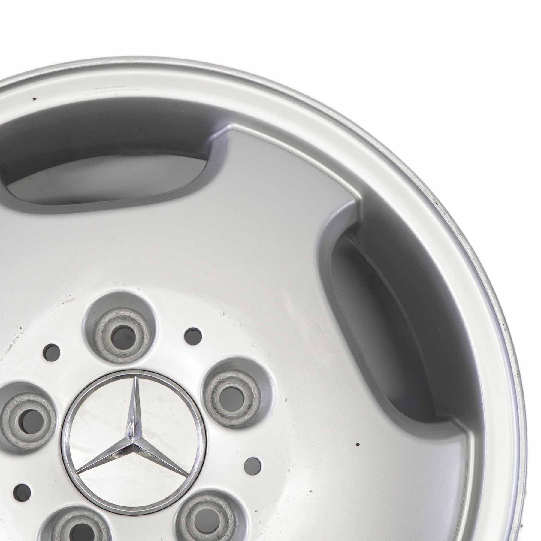 Mercedes W168 Silberne Leichtmetallfelge 15" 5.5J ET:54 A1684011702