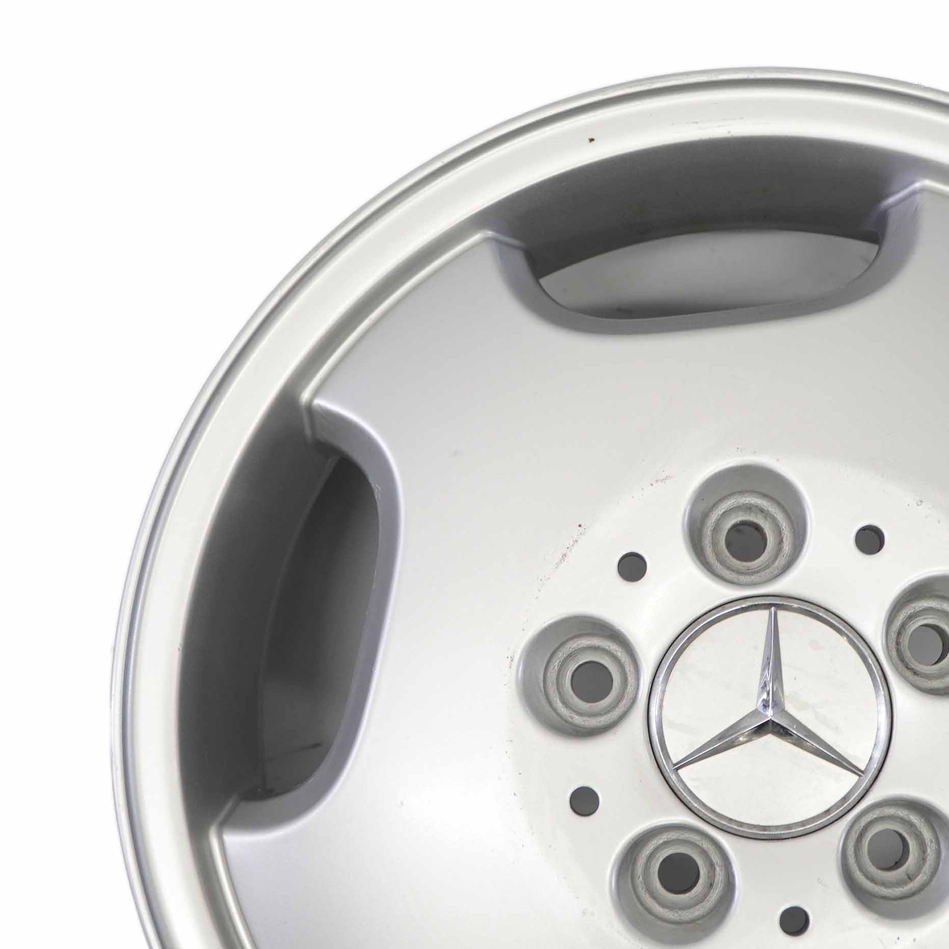 Mercedes W168 Silberne Leichtmetallfelge 15" 5.5J ET:54 A1684011702