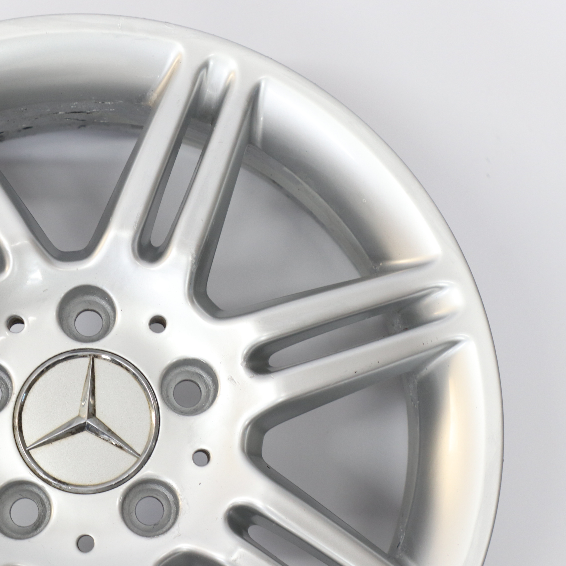 Mercedes W169 Silberne Leicht metall felge 16" 6J ET:46 A1694010802