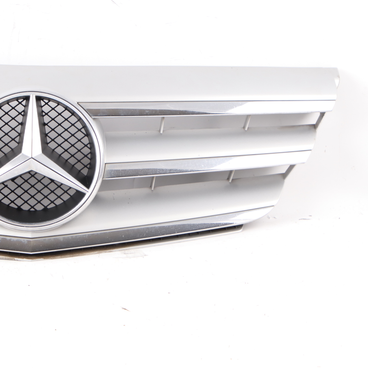 Mercedes W245 Osłona Grill Atrapa Zderzaka Przód Przedni Chrom A1698802183