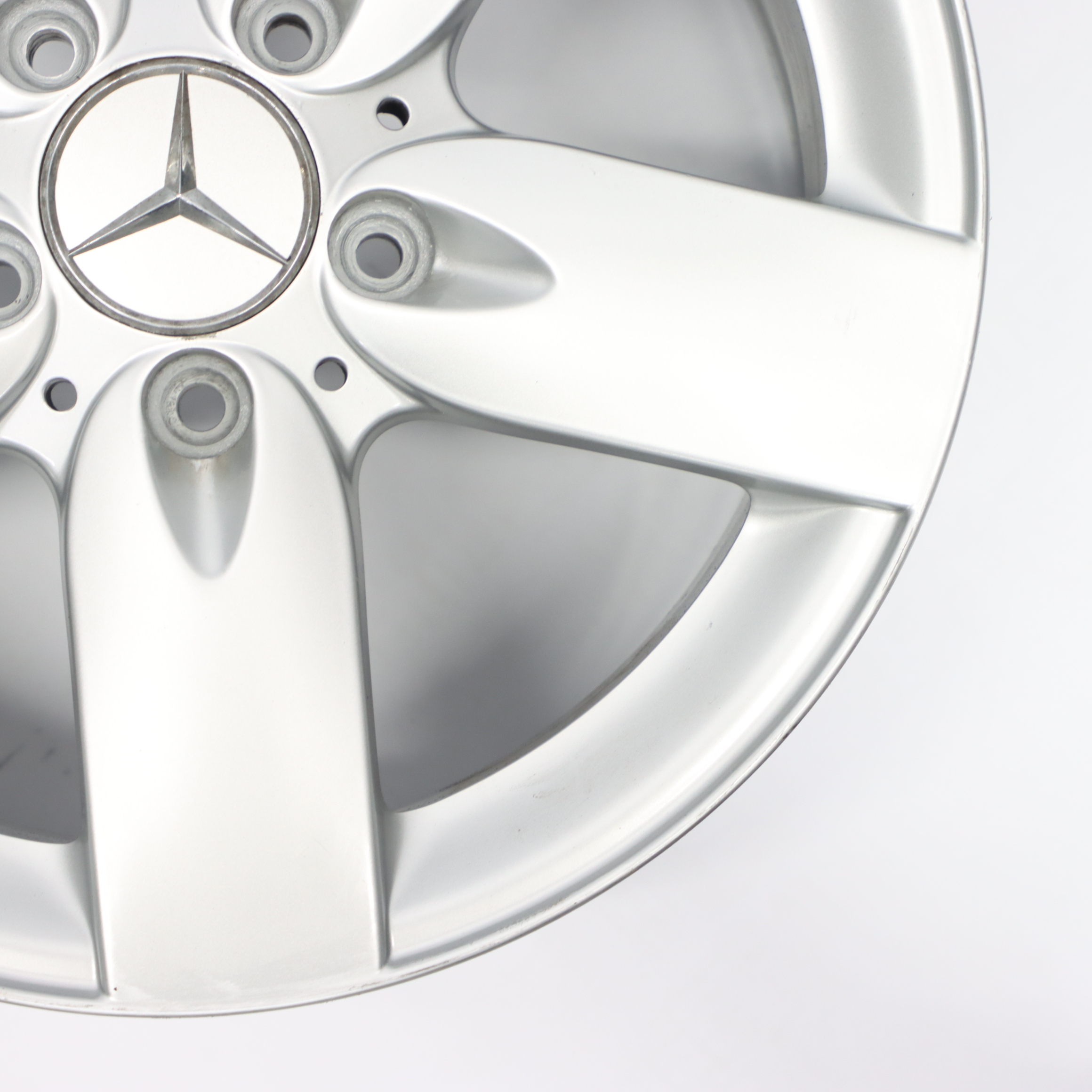 Mercedes SLK R171 Silberne Leicht metall felge 16" 7J ET:34 A1714010102