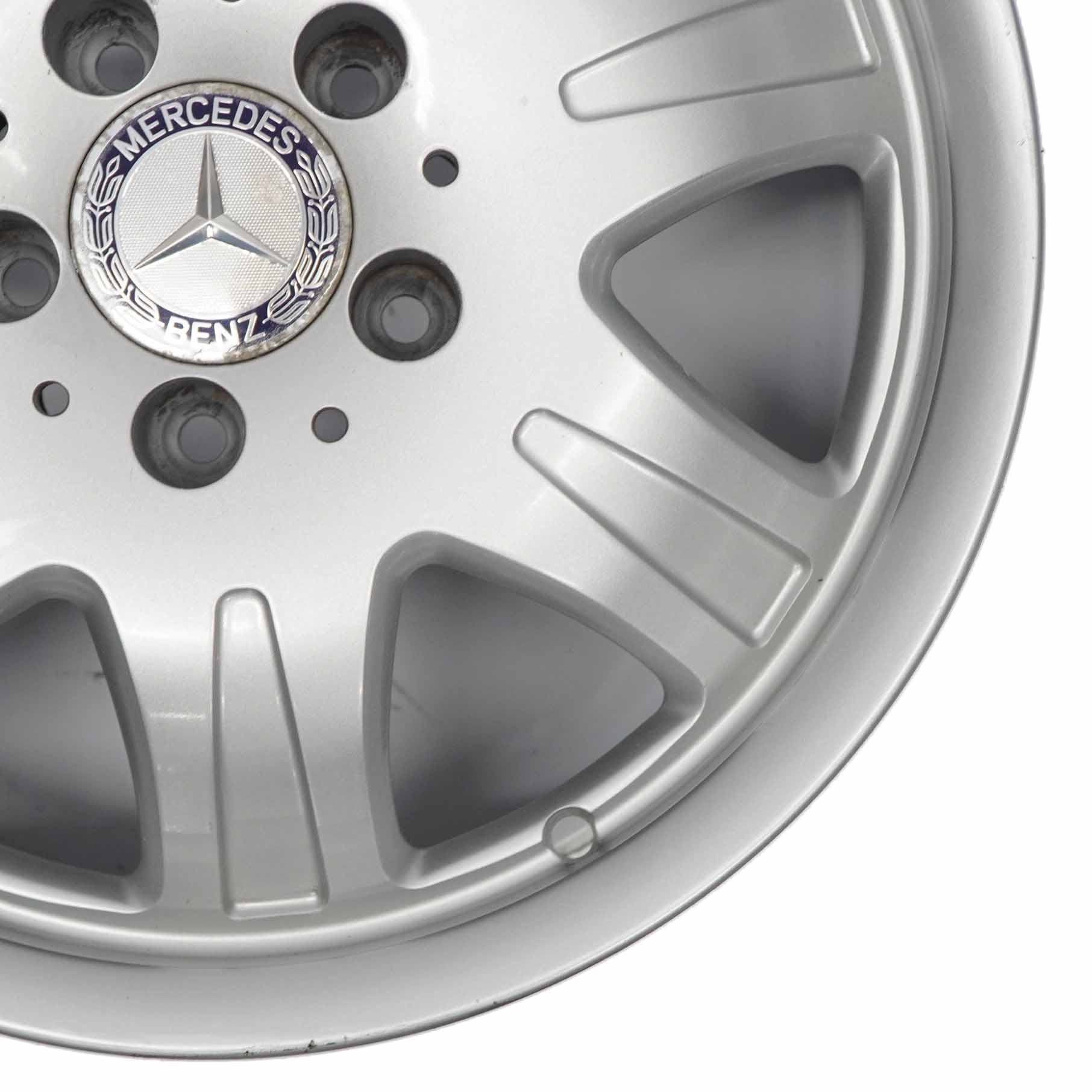 Mercedes R171 Silberne Leichtmetallfelge 16" 7J ET:34 7-Loch A1714010902