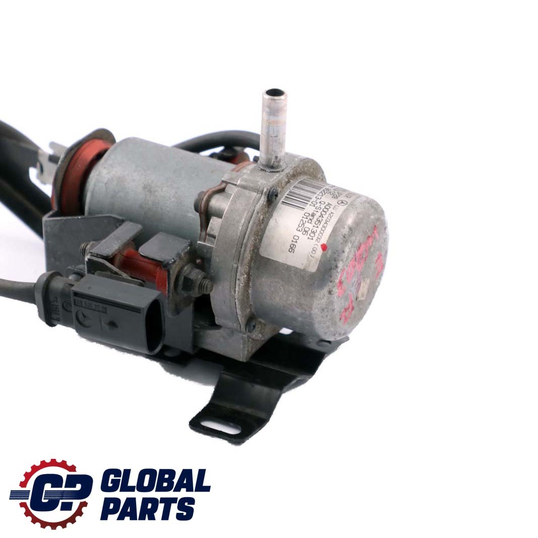 Mercedes-Benz C-Klasse W203 Brake Booster Servo Vacuum Pump A2034300032