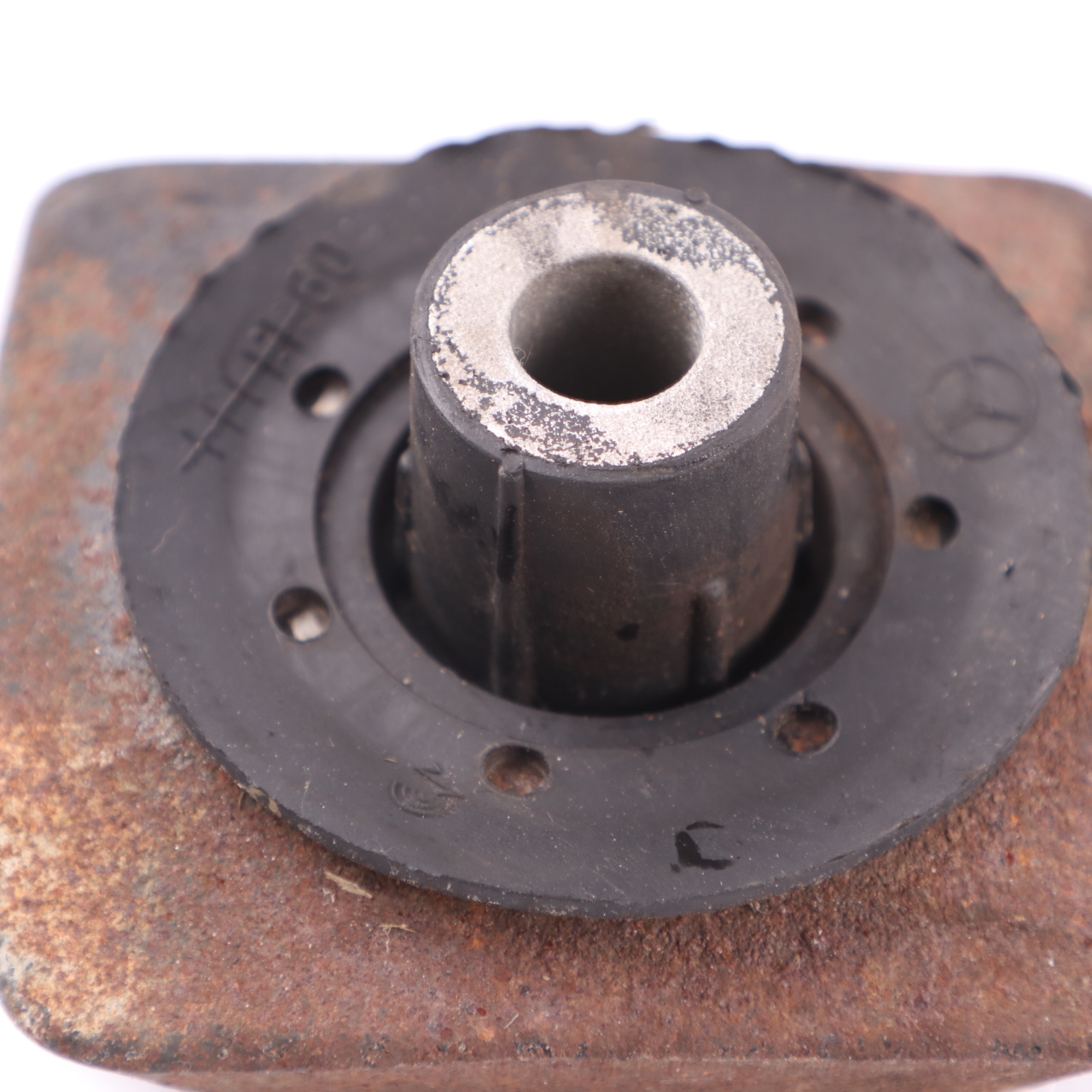 Vibration Absorber Mercedes W204 M271 Rear Axle Differential Support A2043500572