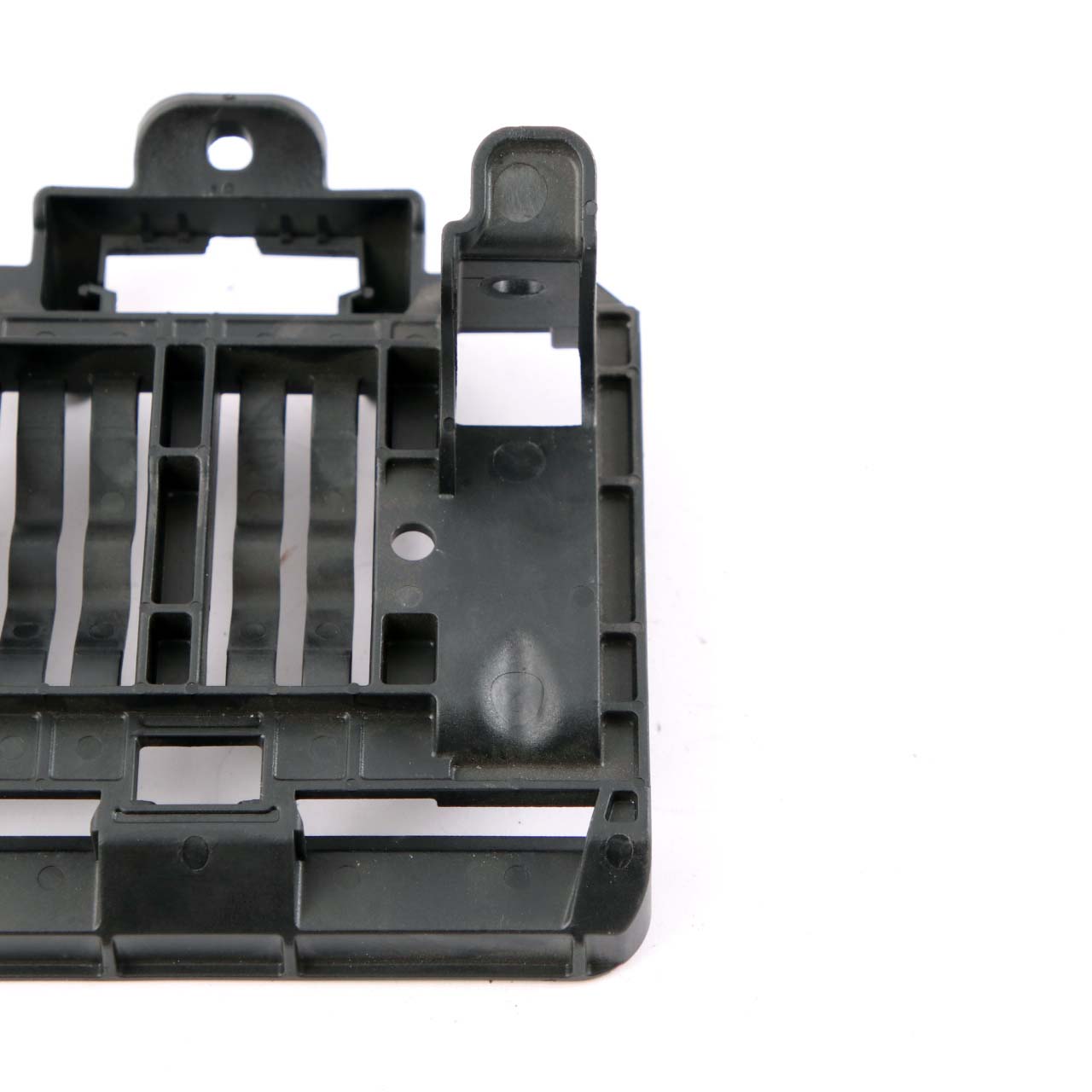 Mercedes W204 Multimedia Schnittstell eneinheit Modul halterung A22045451040