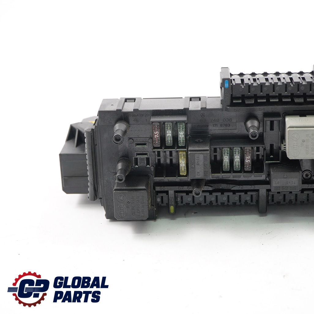 Mercedes-Benz W204 Fuse Box Relay Control Unit Electric Module SAM A2045453901