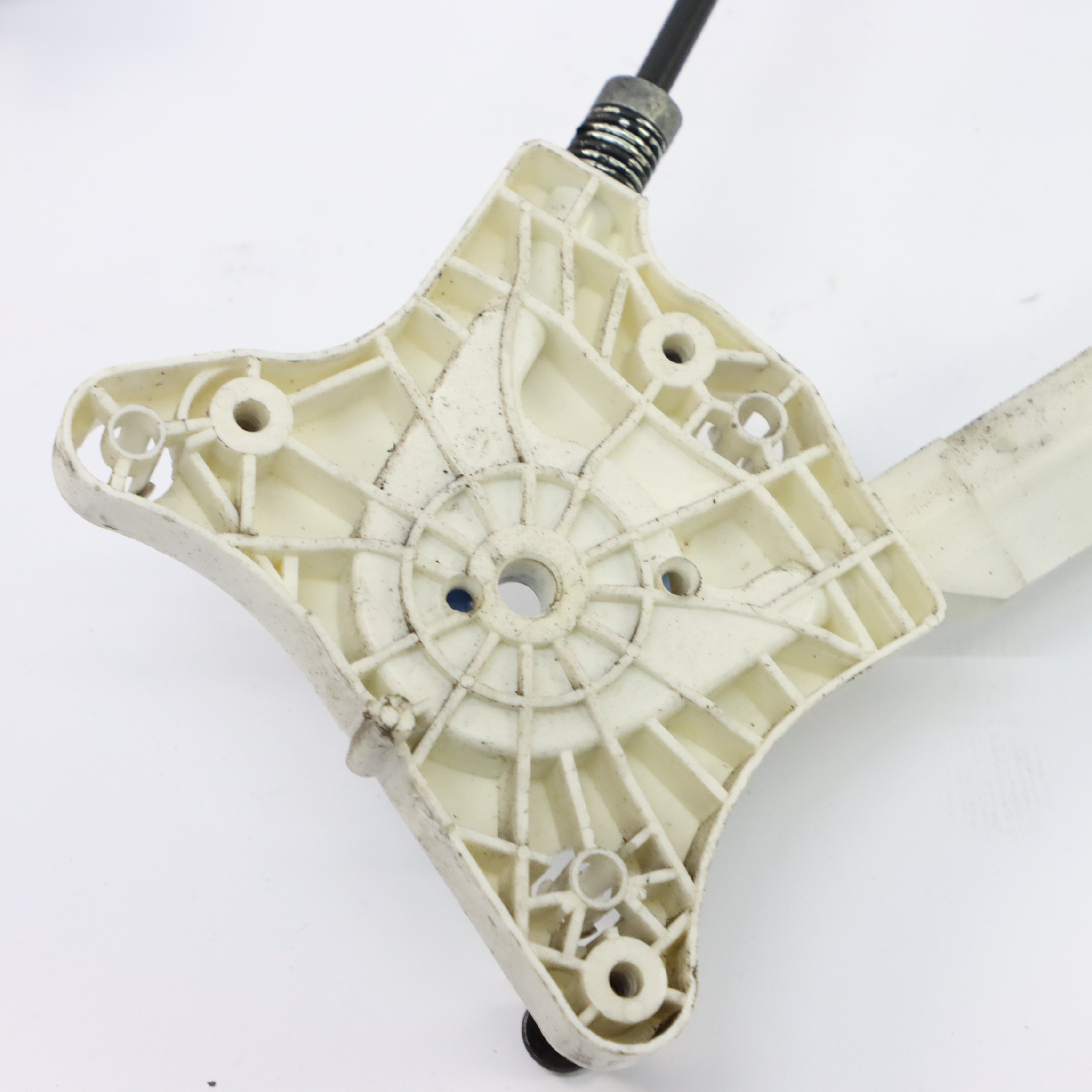 Mercedes A205 Tür vorne links Fensterheber Regulator A2057204127