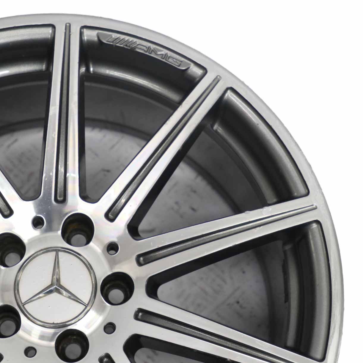 Mercedes W212 E63 AMG Leichtmetallfelge 10-Speichen Rad 19" 9,5J A2124015102