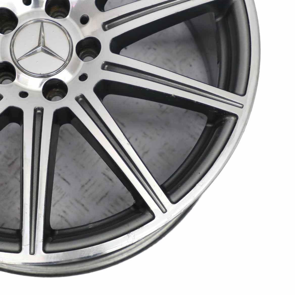 Mercedes W212 E63 AMG Leichtmetallfelge 10-Speichen Rad 19" 9,5J A2124015102