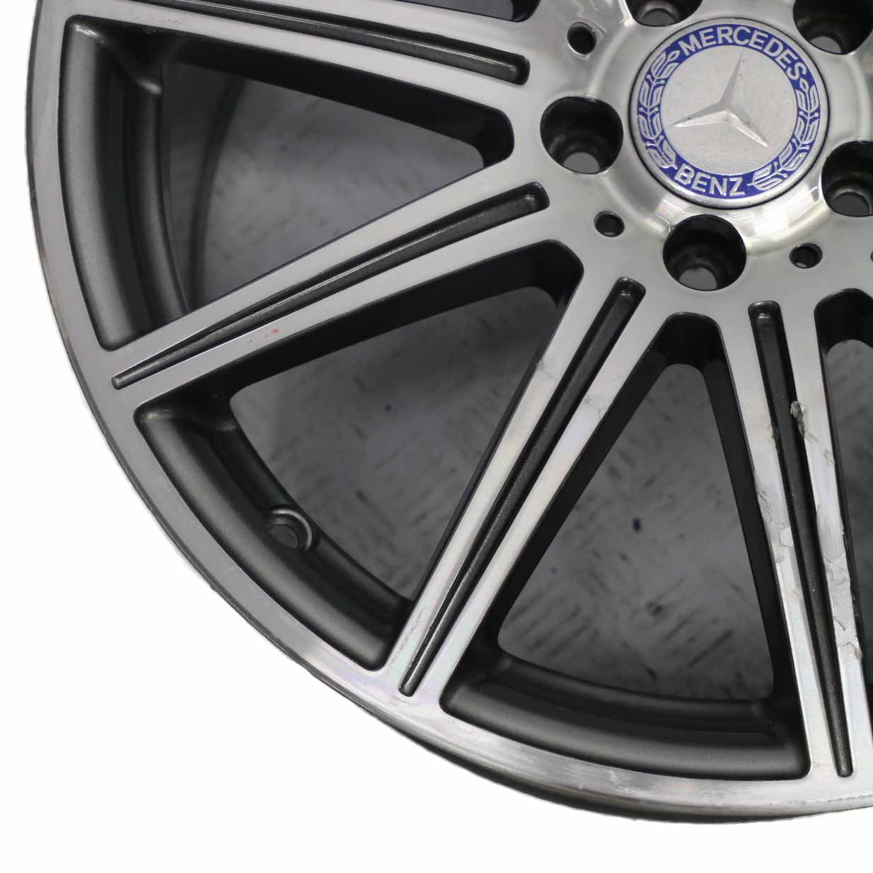 Mercedes W212 E63 AMG Leichtmetallfelge 10-Speichen Rad 19" 9,5J A2124015102