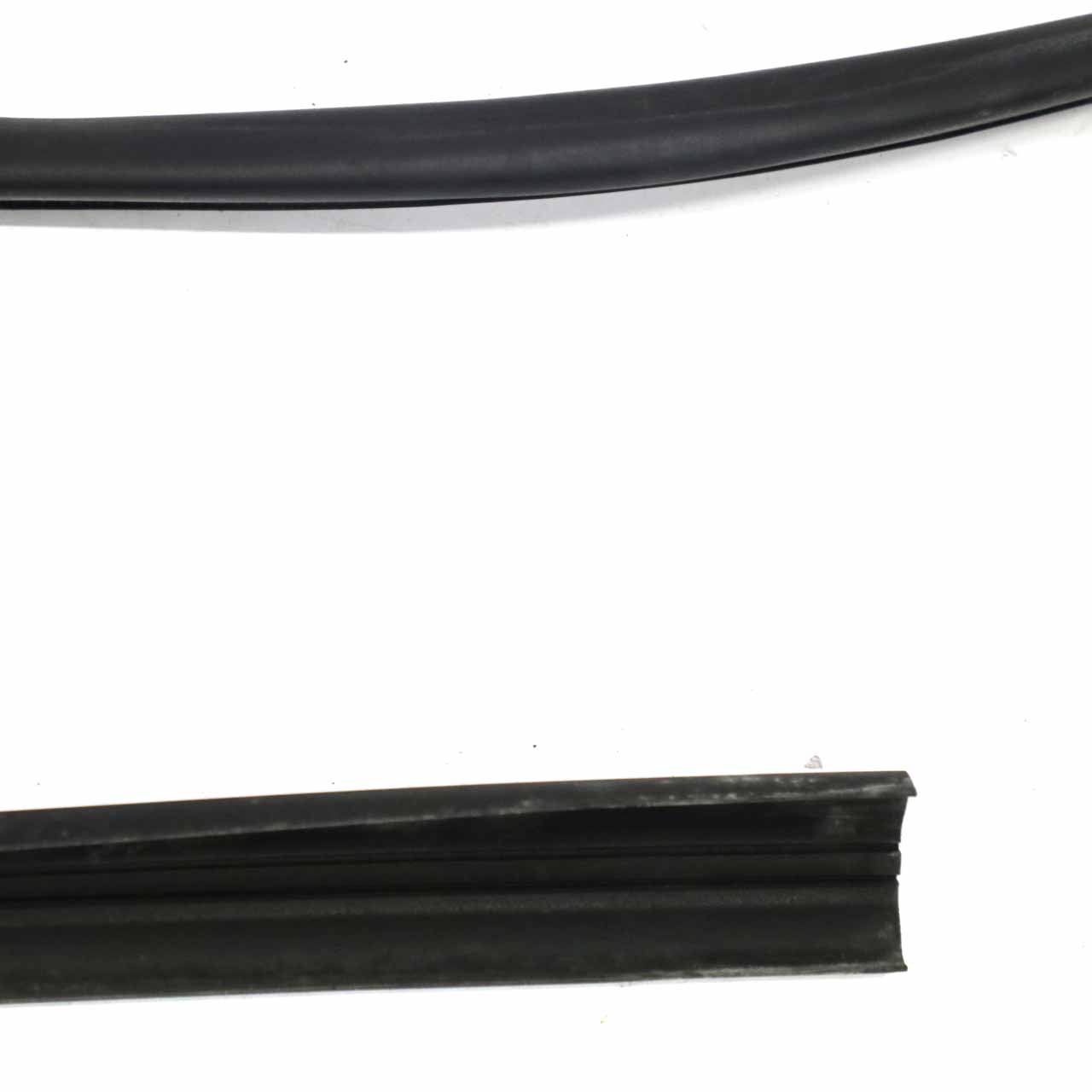 Mercedes W219 Window Sealing Front Left Door Frame Gasket Seal A2197200578