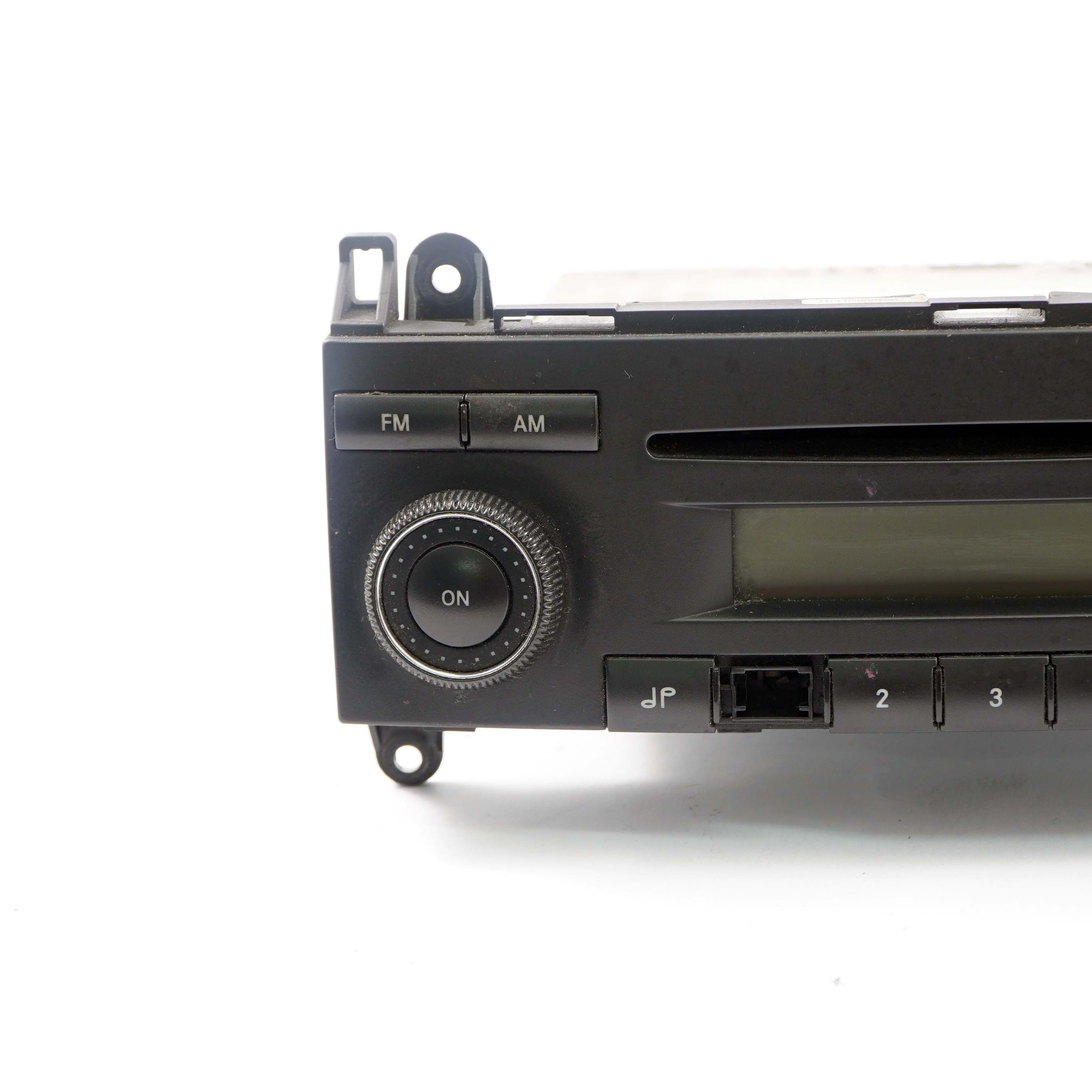 Mercedes-Benz W639 W906 Autoradio Audio CD Radio Steuergerät A9068200886