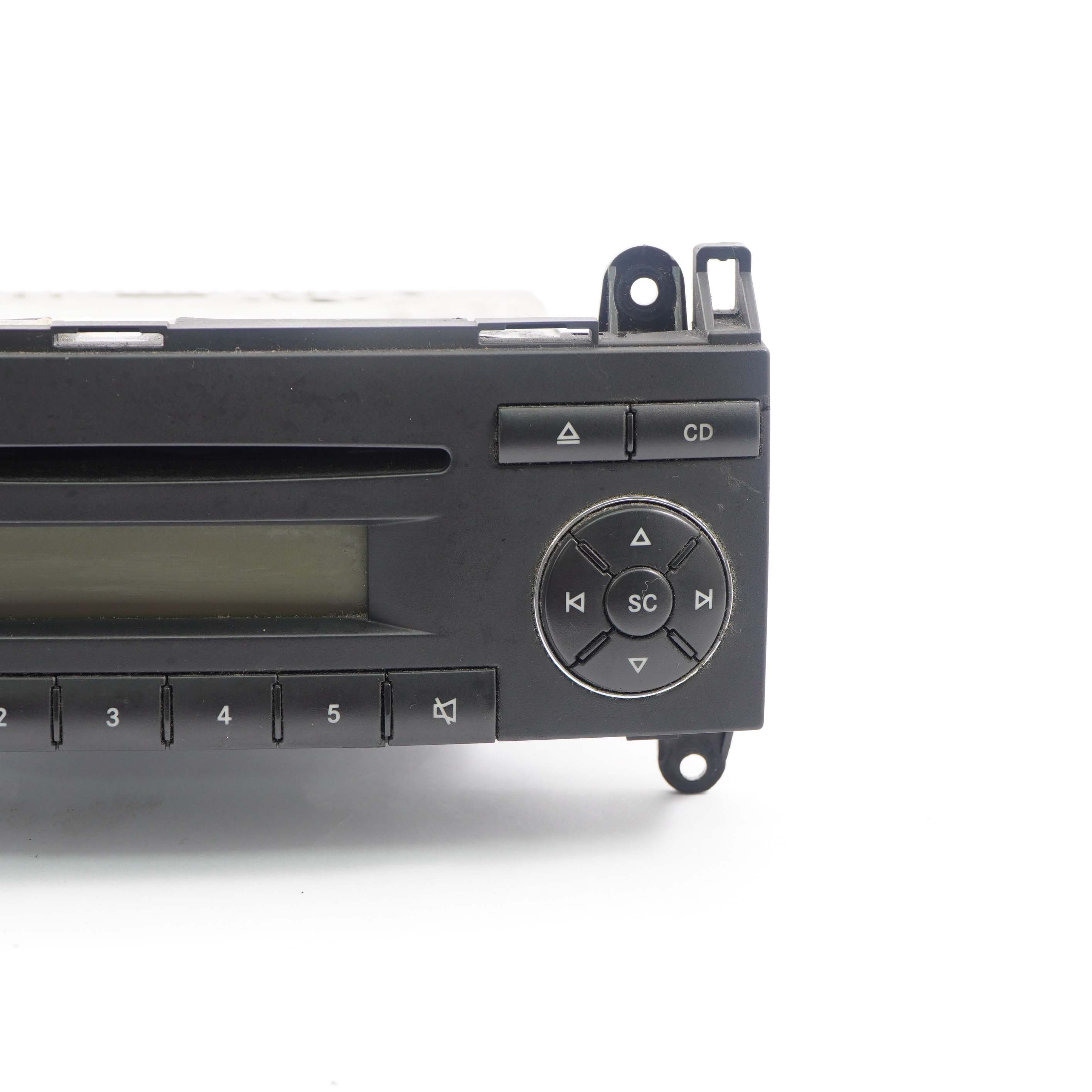 Mercedes-Benz W639 W906 Autoradio Audio CD Radio Steuergerät A9068200886