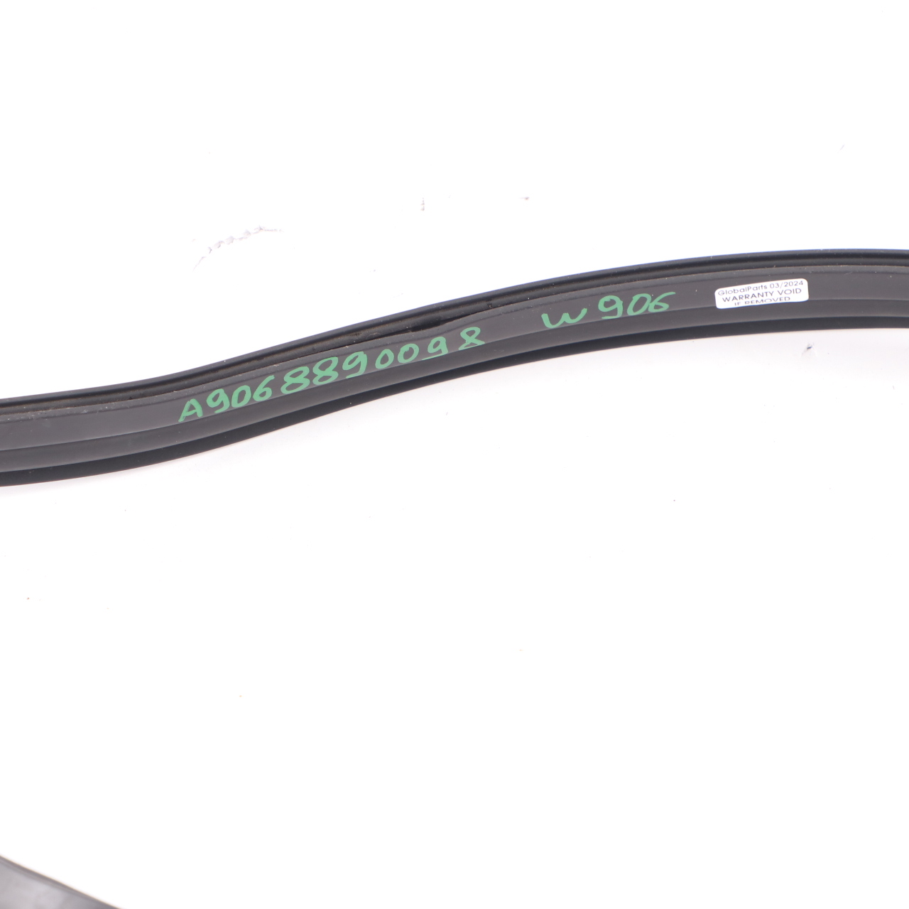 Mercedes W906 Engine Hood Rubber Seal Bonnet Gasket Sealing A9068890098