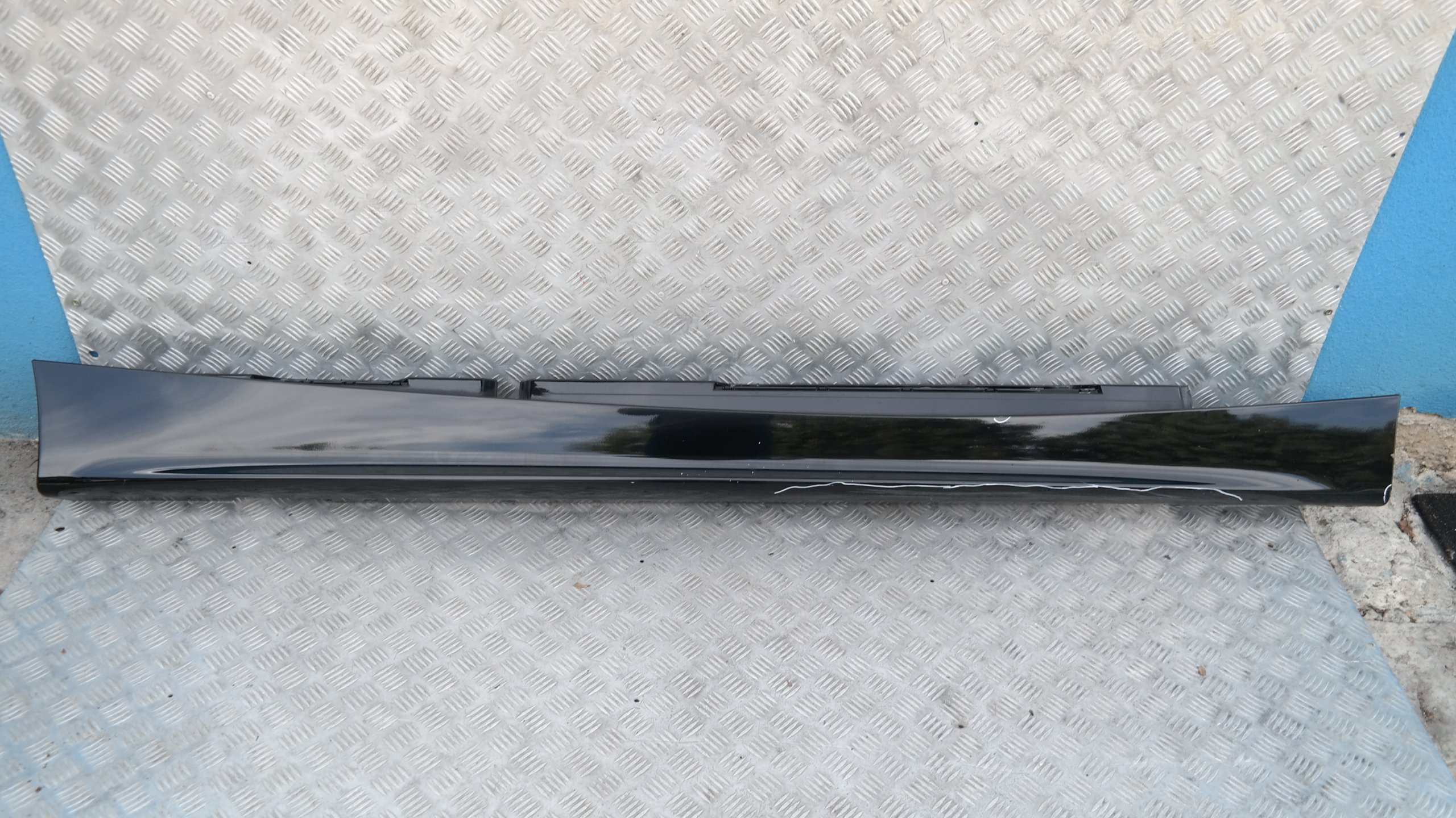 BMW 1 SERIES 7 E87 Sill strip side skirt right O/S BLACK 2 SCHWARZ II - 668