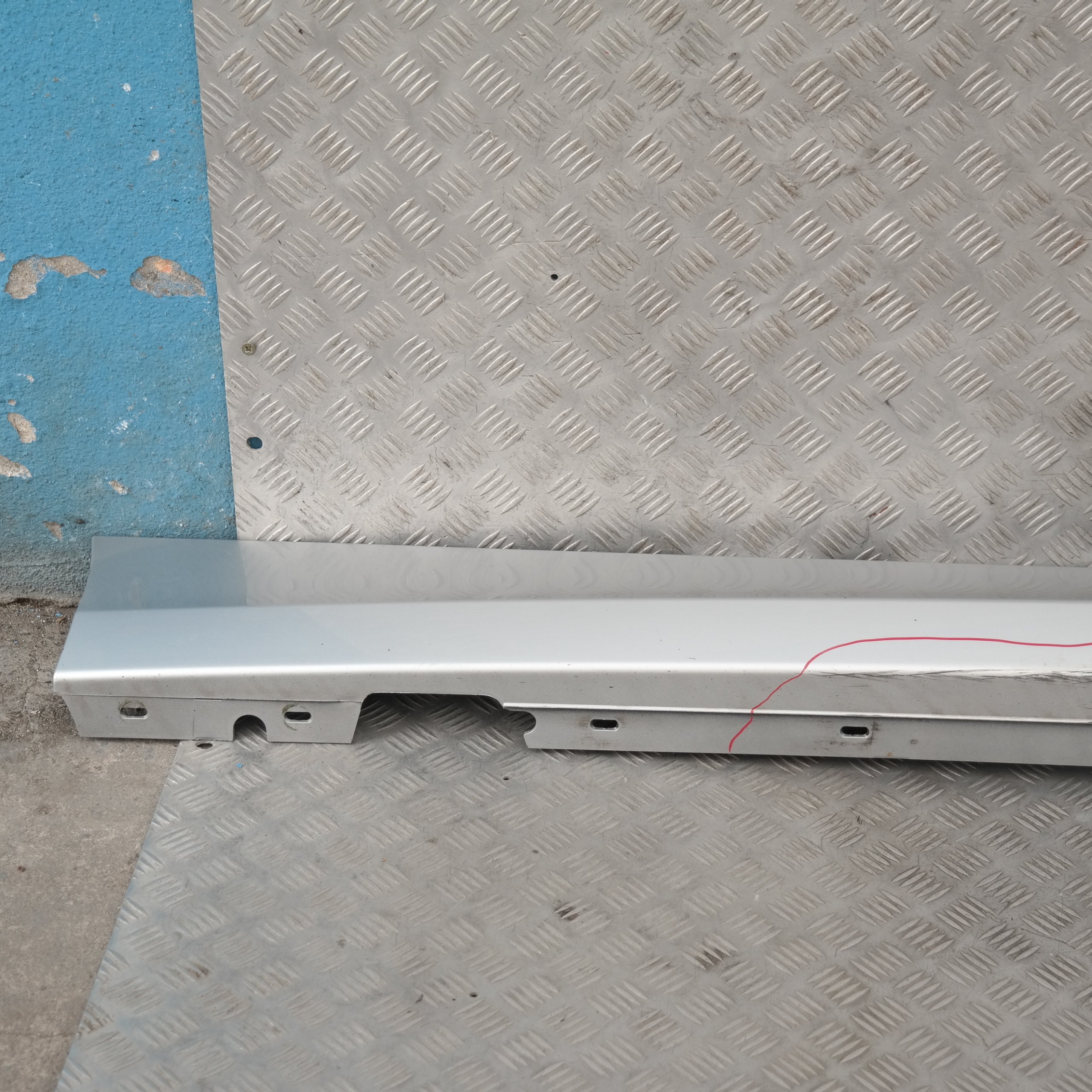 BMW 1 SERIES 9 E87N LCI Sill strip side skirt right O/S Titansilber Silver 354