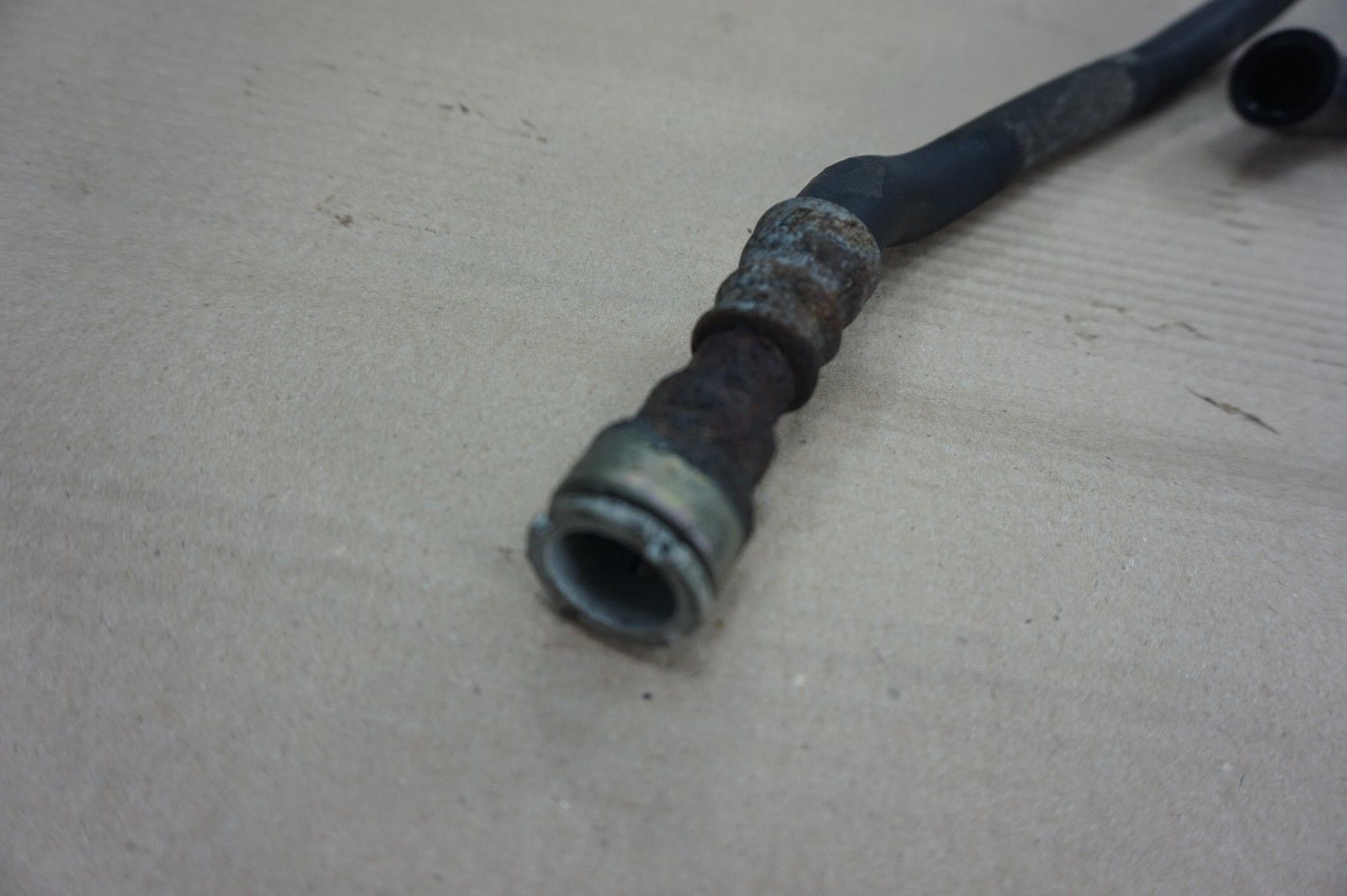 BMW 1 3 Series E81 E87 E90 E91 LCI Oil Carrier Radiator Return Line Hose Pipe