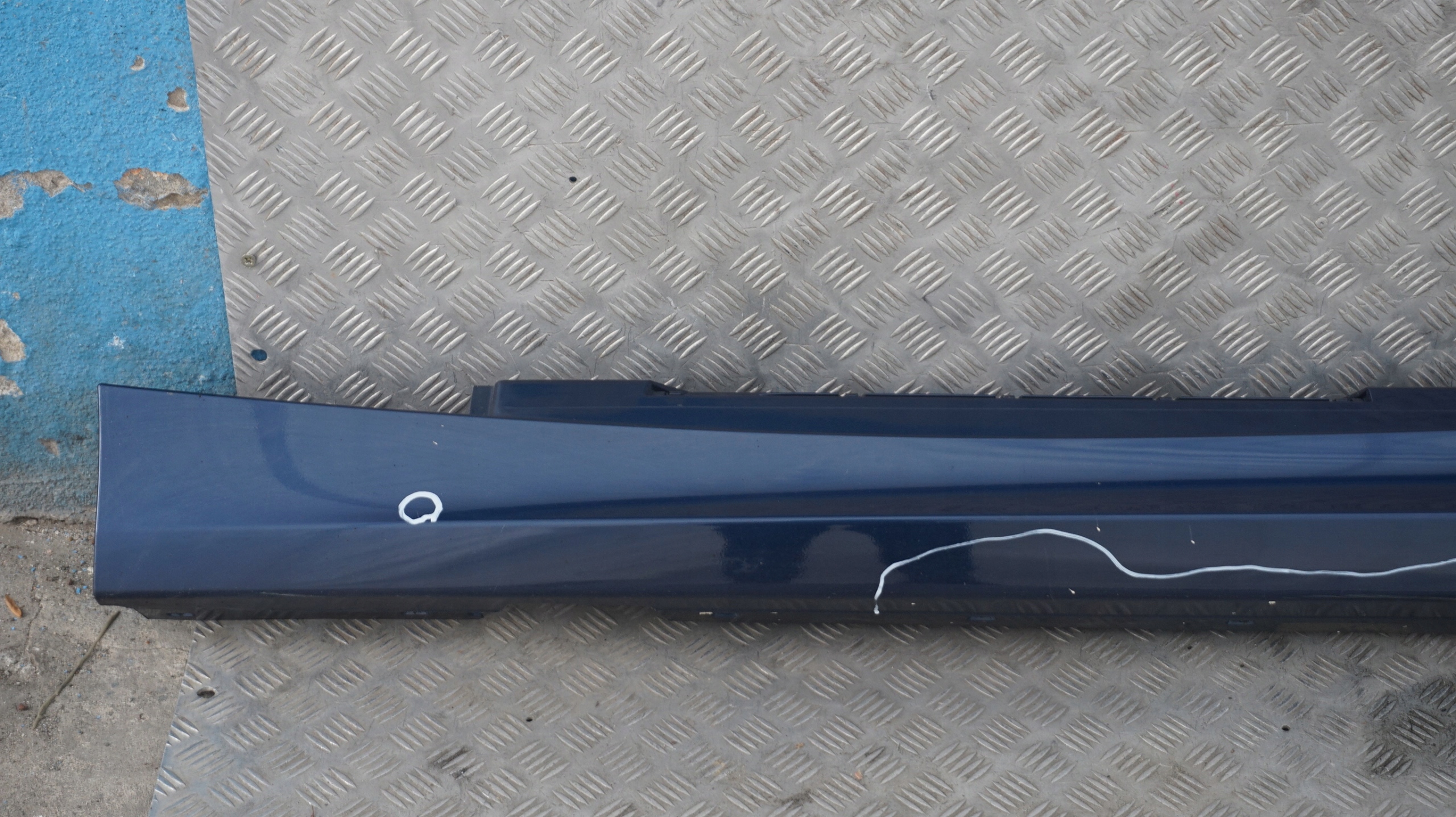 BMW 1 SERIES 1 E87N LCI Sill strip side skirt left N/S Tiefseeblau Deep Sea Blu