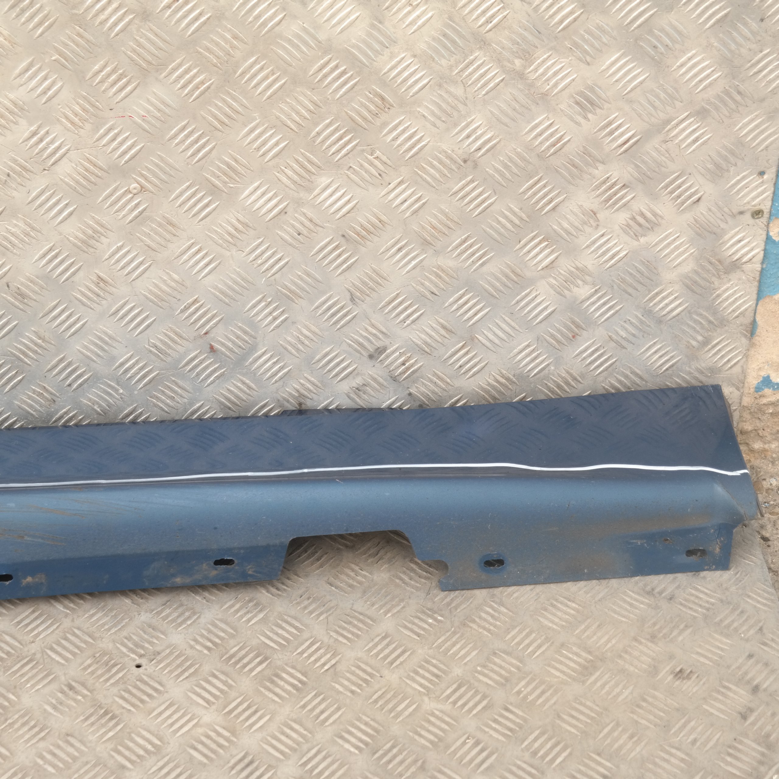 BMW 1 SERIES E87 Sill Strip Side Skirt Right O/S Sydneyblau Sydney Blau Blue A19