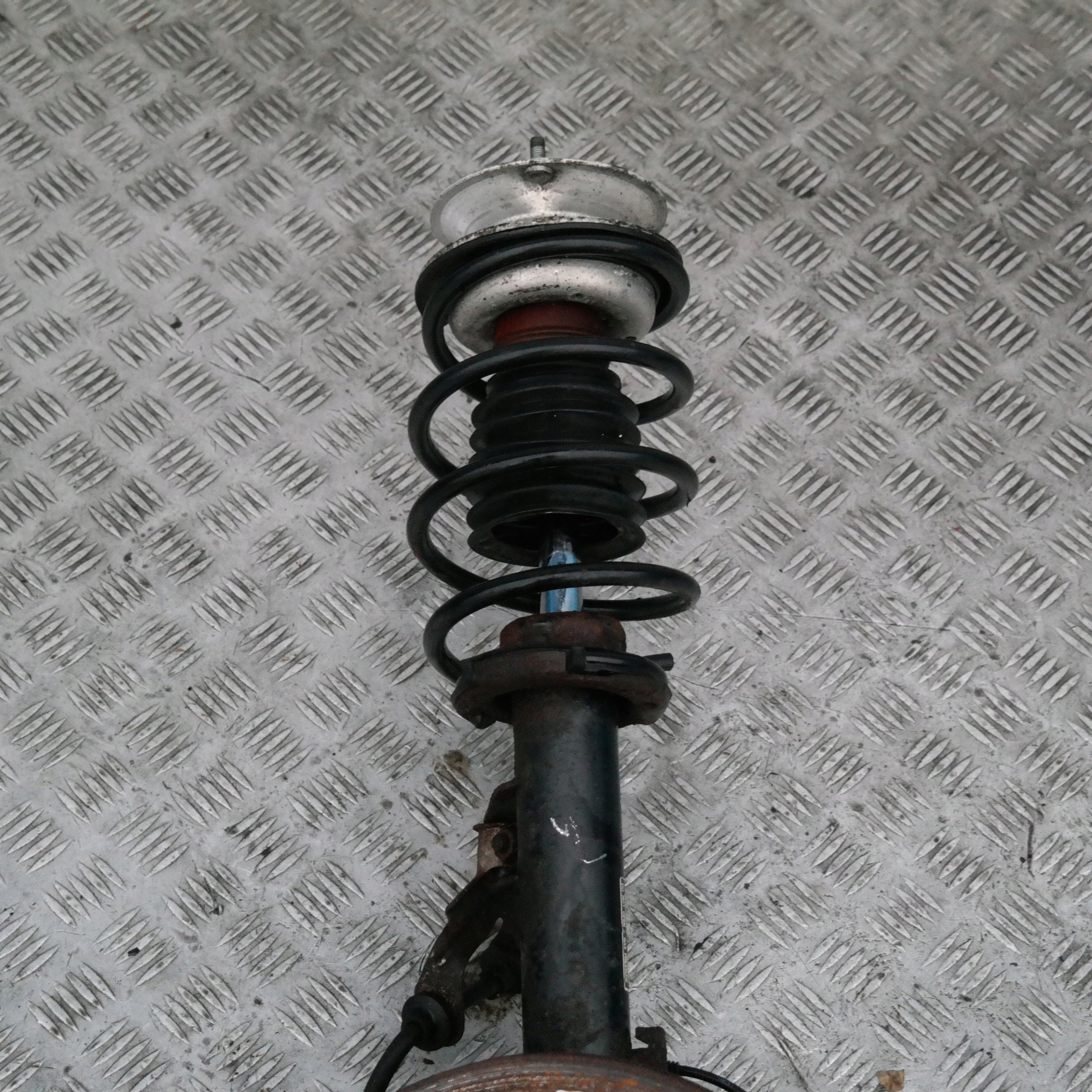 BMW 1 Series E87 LCI 120d N47 Front Right O/S Spring Strut Brake Suspension Axle