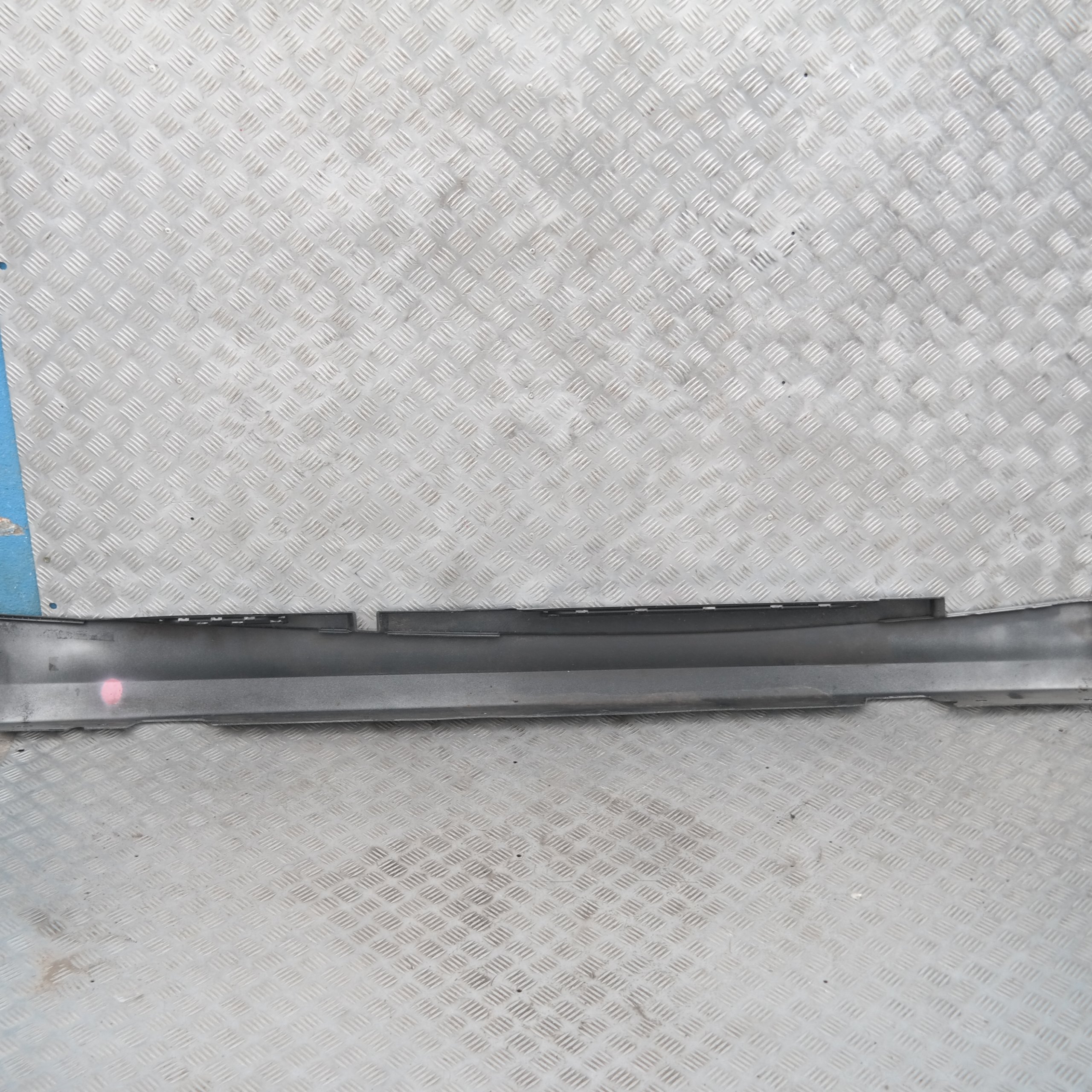 BMW 1 SERIES 14 E87N LCI Sill strip side skirt left N/S Titansilber Silver 354