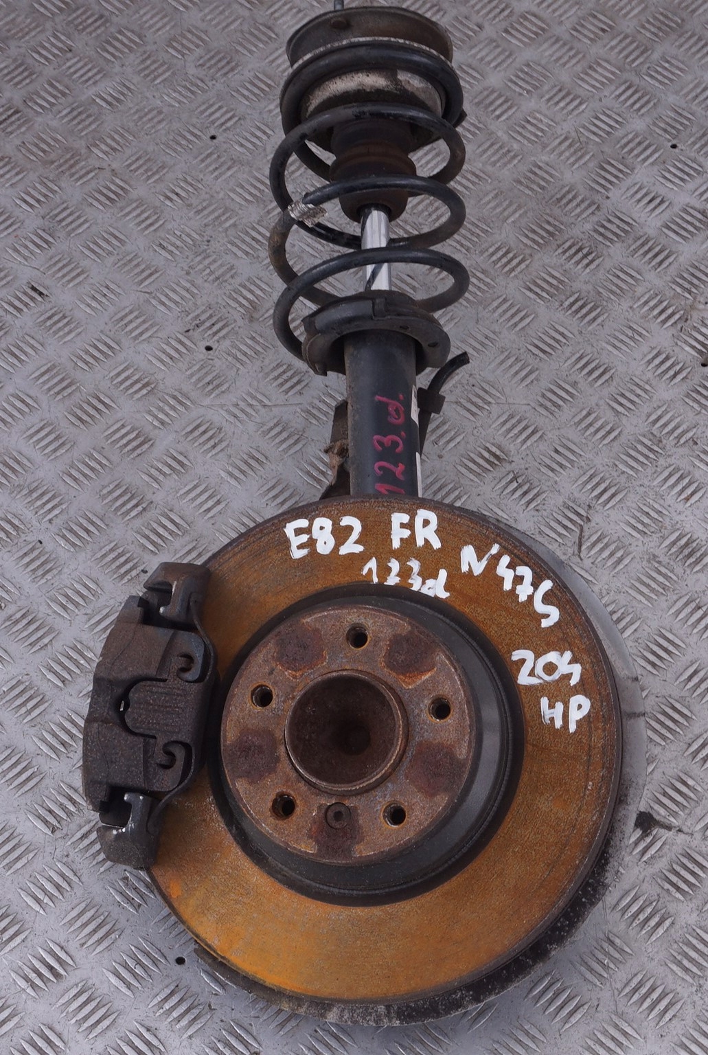 BMW E81 120D Front Right O/S Spring Strut Brake Suspension Leg Hub Axle