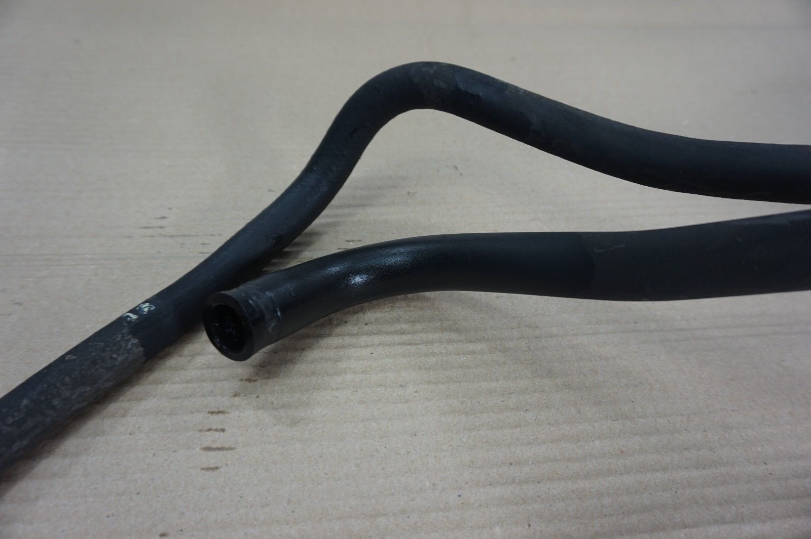 BMW 1 3 Series E81 E87 E90 E91 LCI Oil Carrier Radiator Return Line Hose Pipe