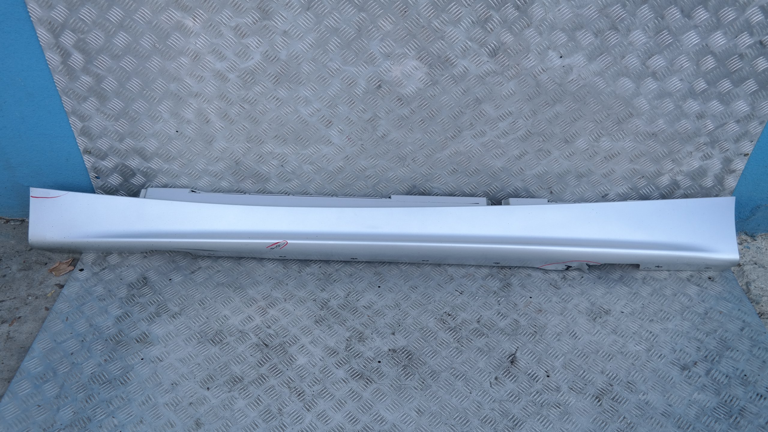 BMW 1 SERIES E87 Sill strip side skirt left N/S Titansilber Metallic Silver 354