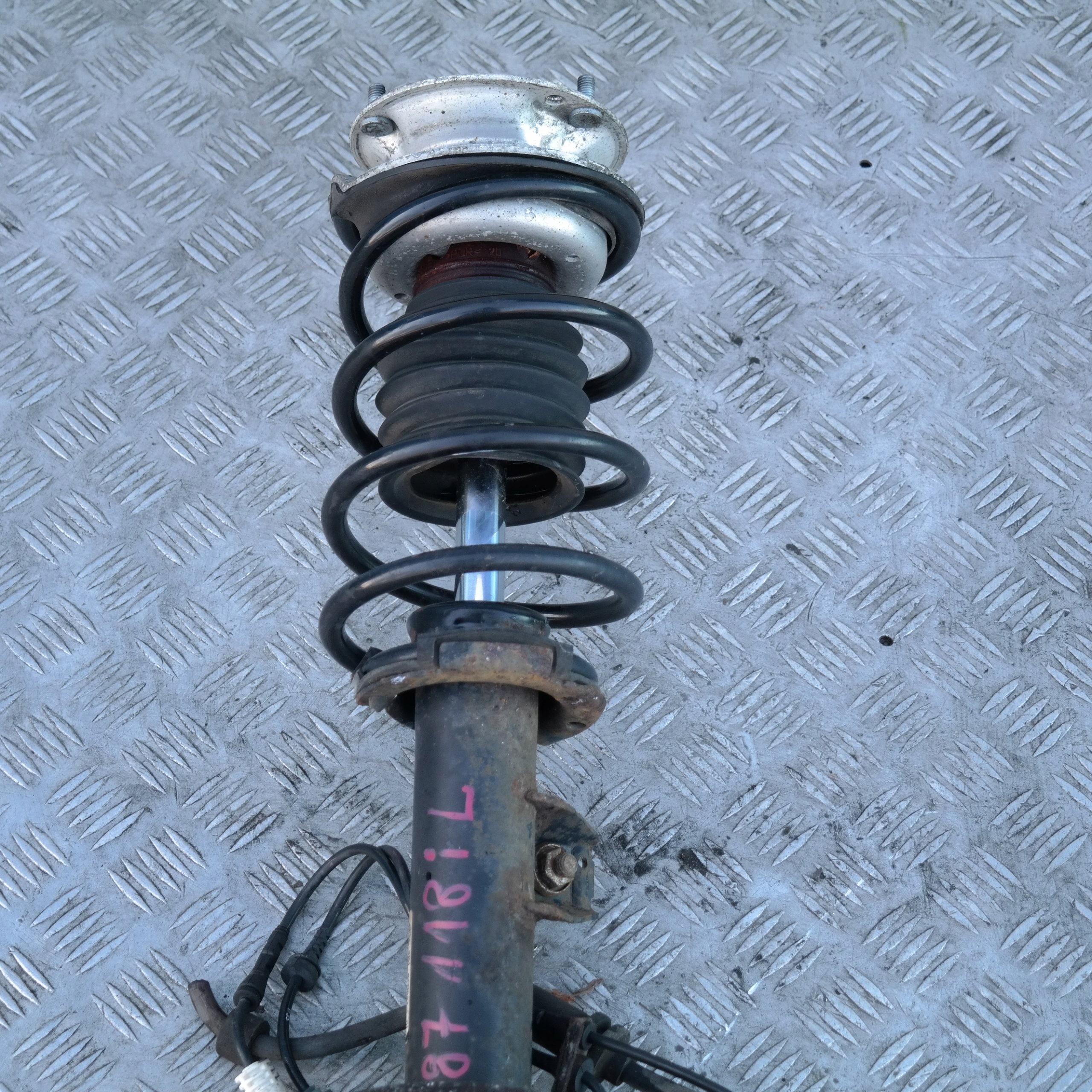 BMW 1 E87 118i N46 Front Left N/S Sport Spring Strut Brake Suspension Leg Hub