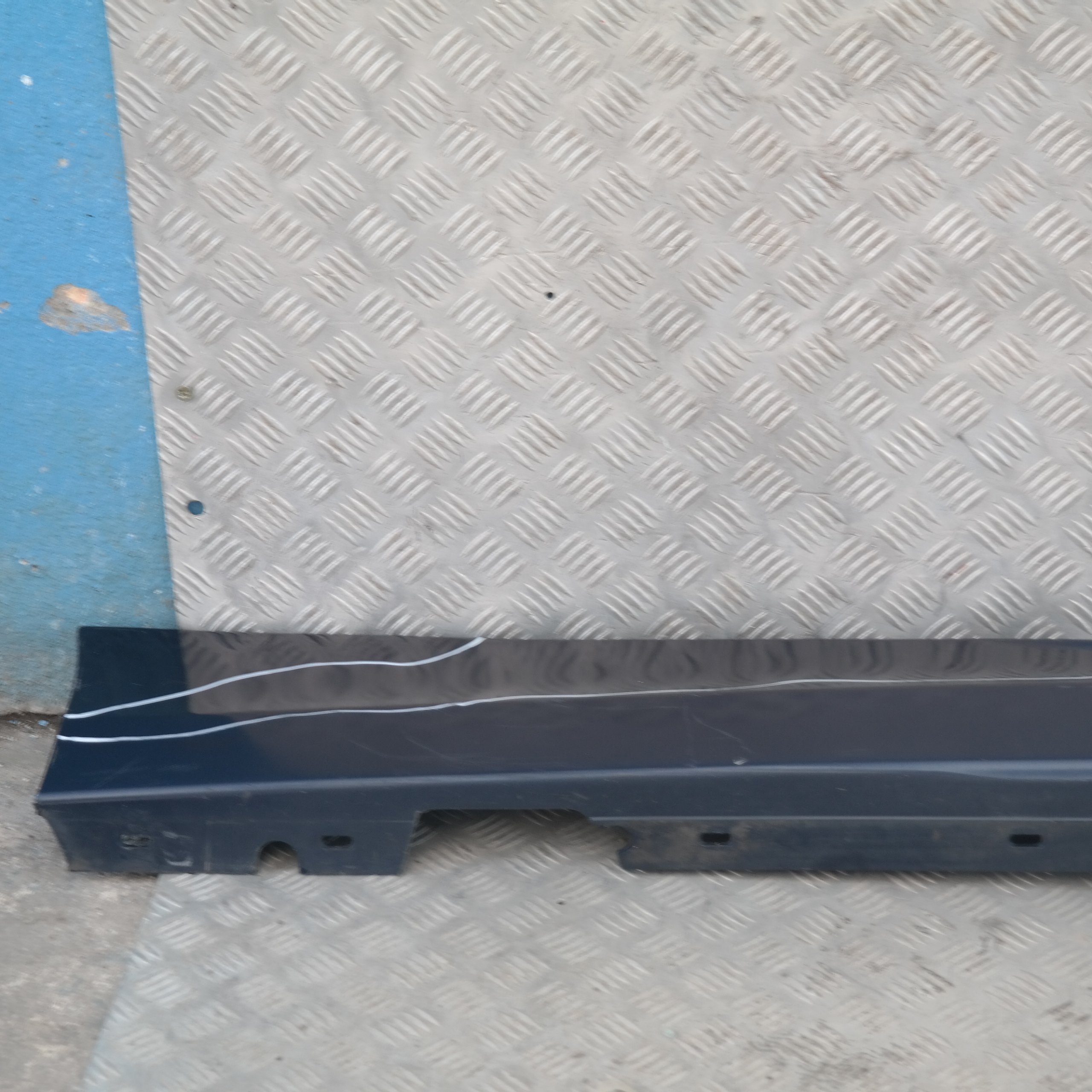 BMW 1 SERIES E87N LCI Sill strip side skirt left N/S Tiefseeblau Deep Sea Blue