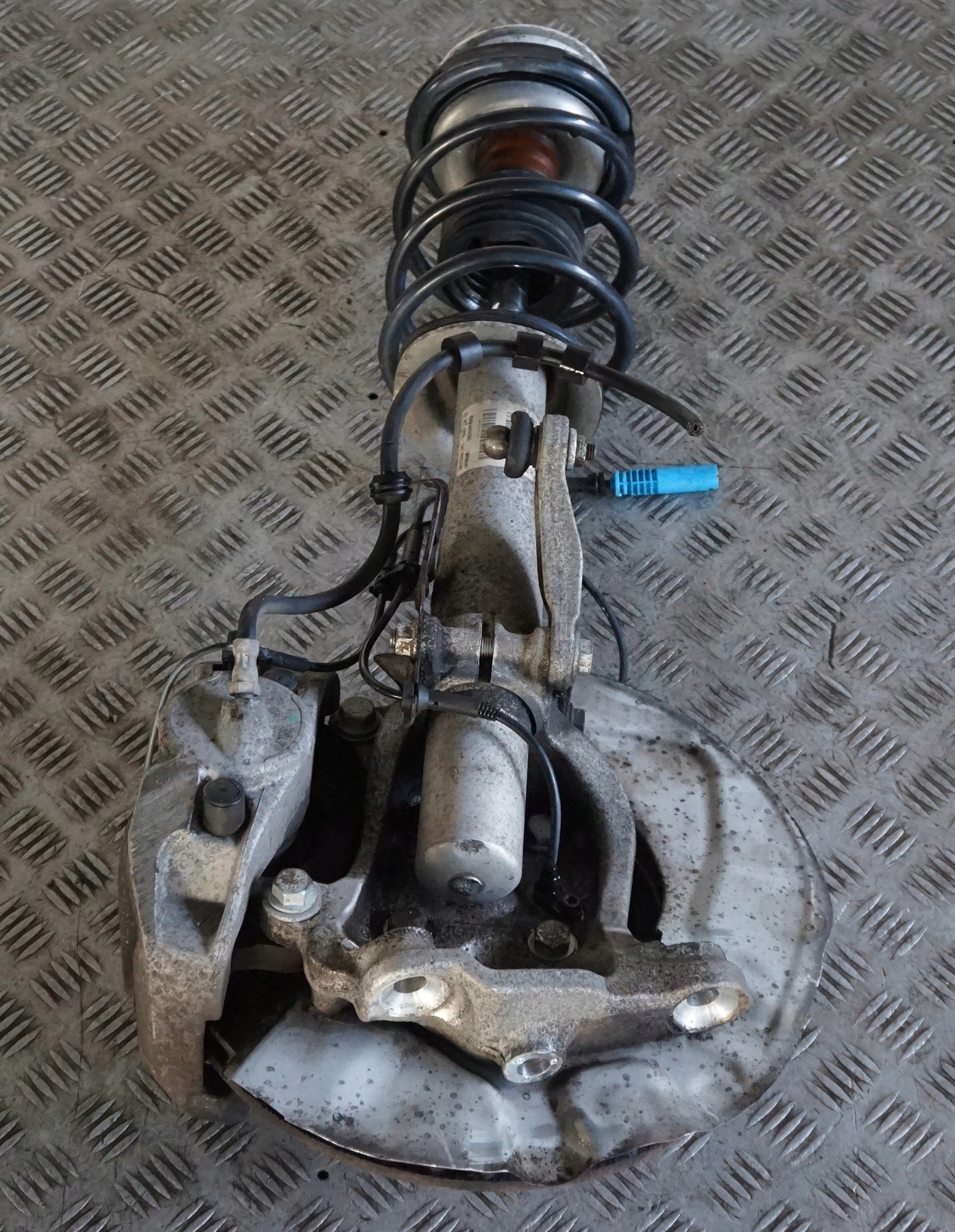 BMW 5 Series E60 530i M54 Front Left N/S Spring Strut Hub Leg Brake Caliper