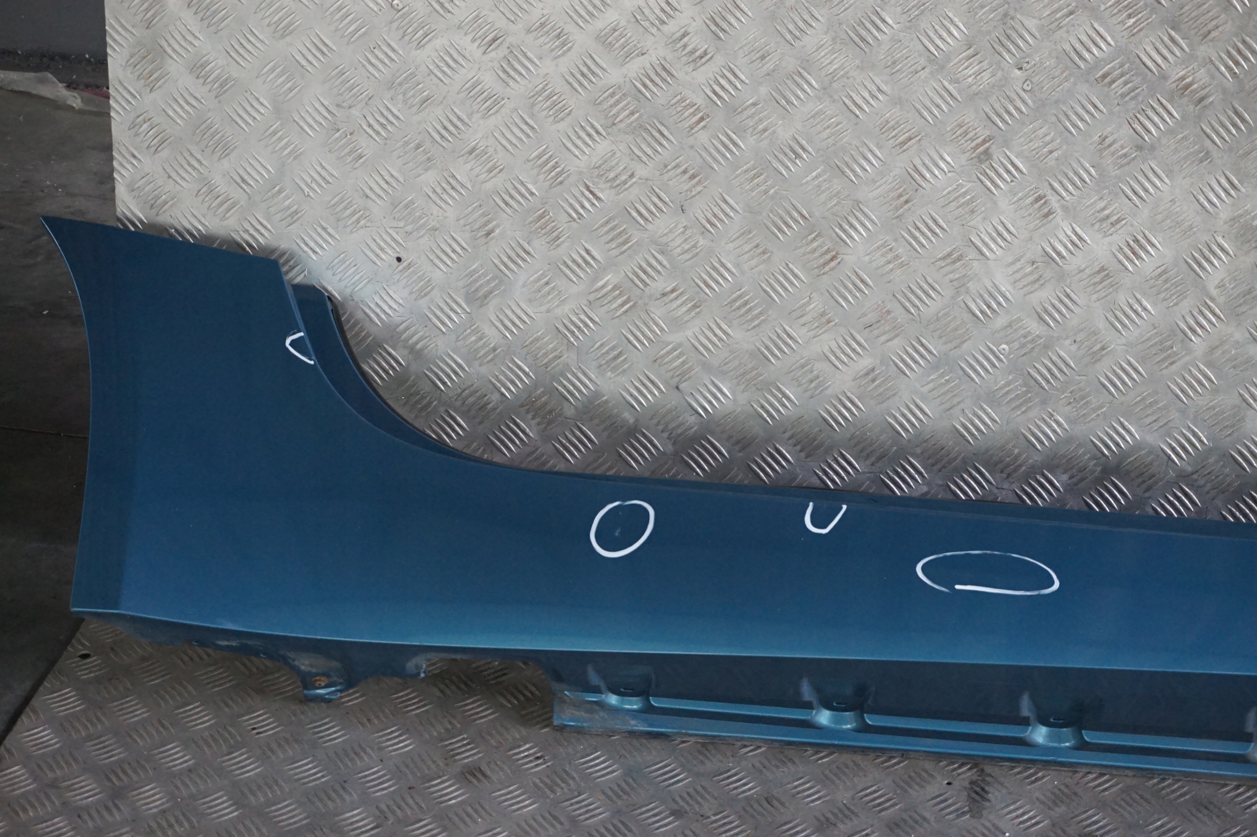 BMW Z4 Series E85 E86 Right O/S Sill Strip Skirt Kick Panel Maledivenblau Blue