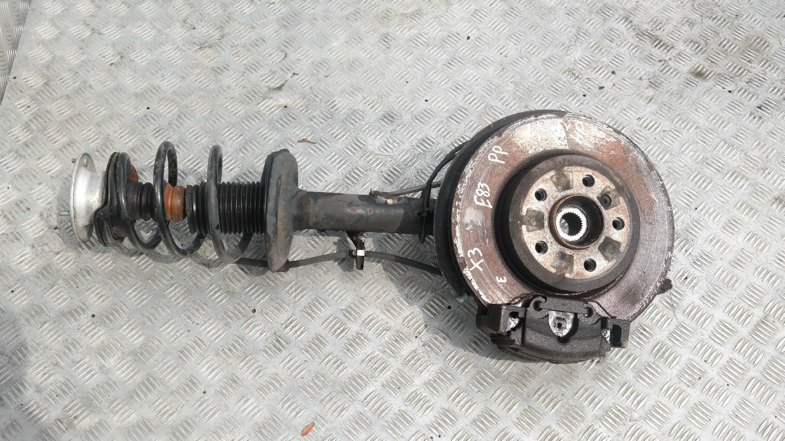 BMW X3 E83 2.5i M54 Front Right O/S Leg Sport Suspension Axle Brake Disc Hub Set